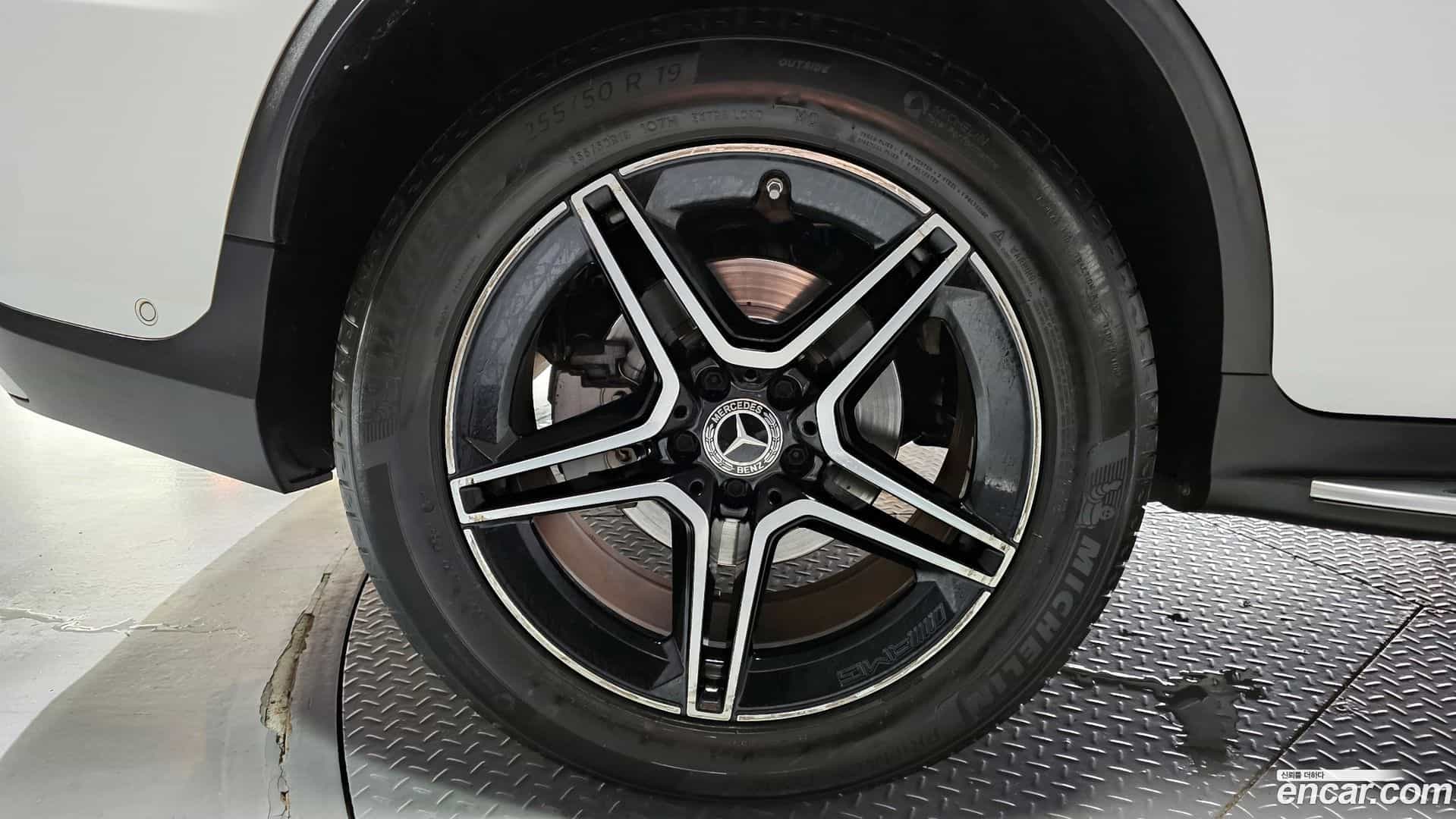 GLC-Class Mercedes-Benz 2020.2-OUTER-005