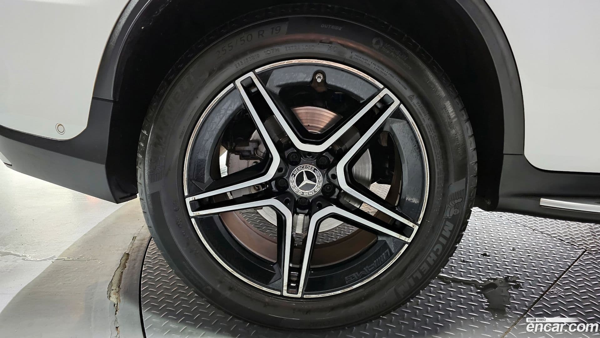 Main__Slider__Photo:GLC-Class Mercedes-Benz 2020.2-4