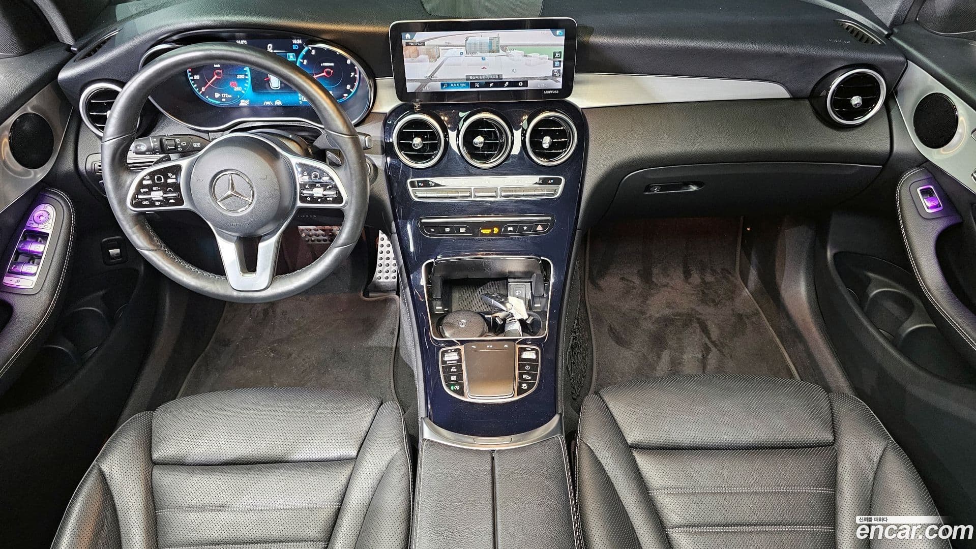 Main__Slider__Photo:GLC-Class Mercedes-Benz 2020.2-6