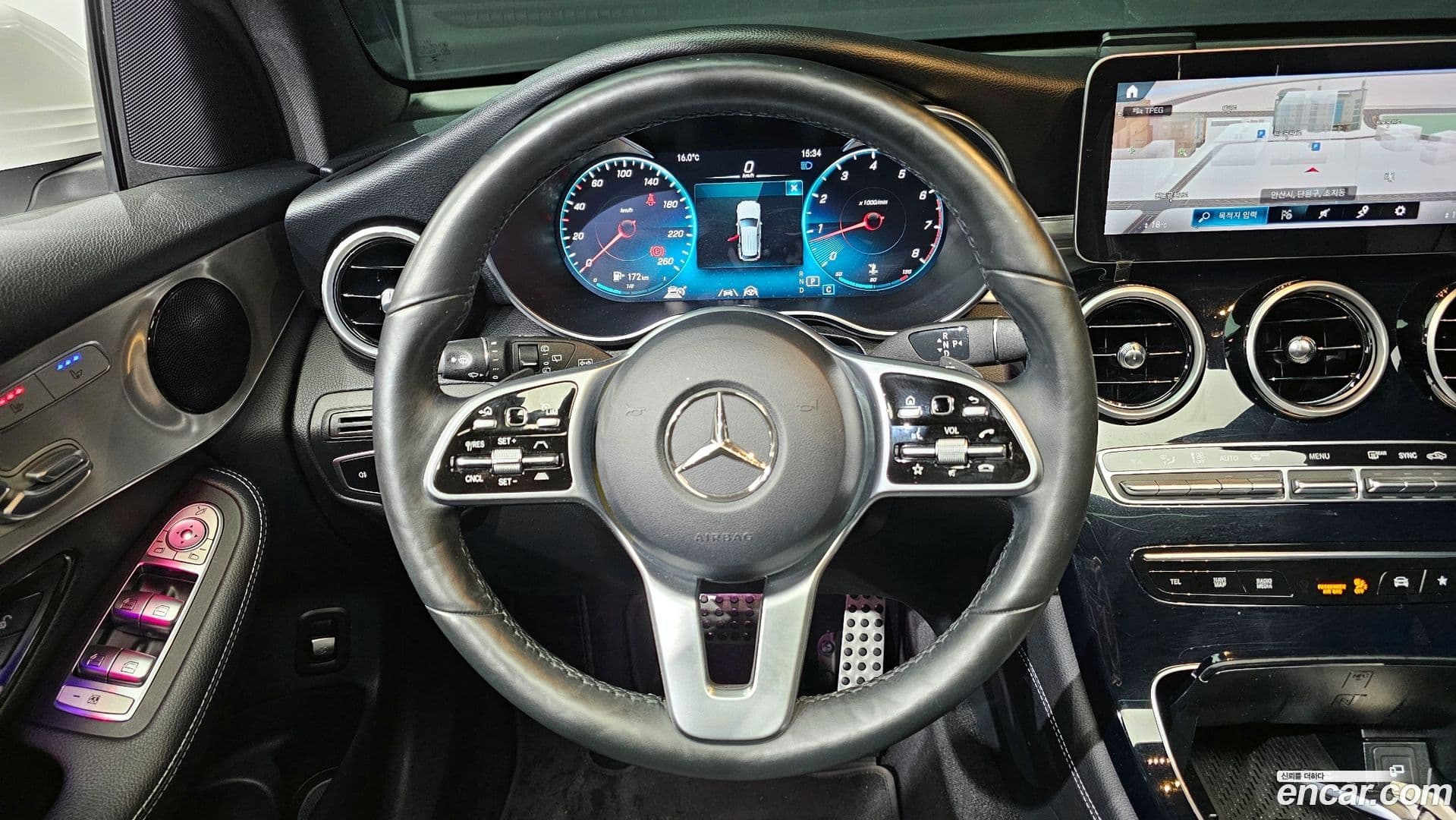 Main__Slider__Photo:GLC-Class Mercedes-Benz 2020.2-12