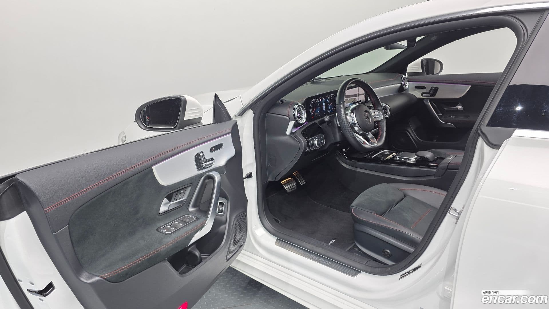 Main__Slider__Photo:CLA-Class Mercedes-Benz 2023.6-10