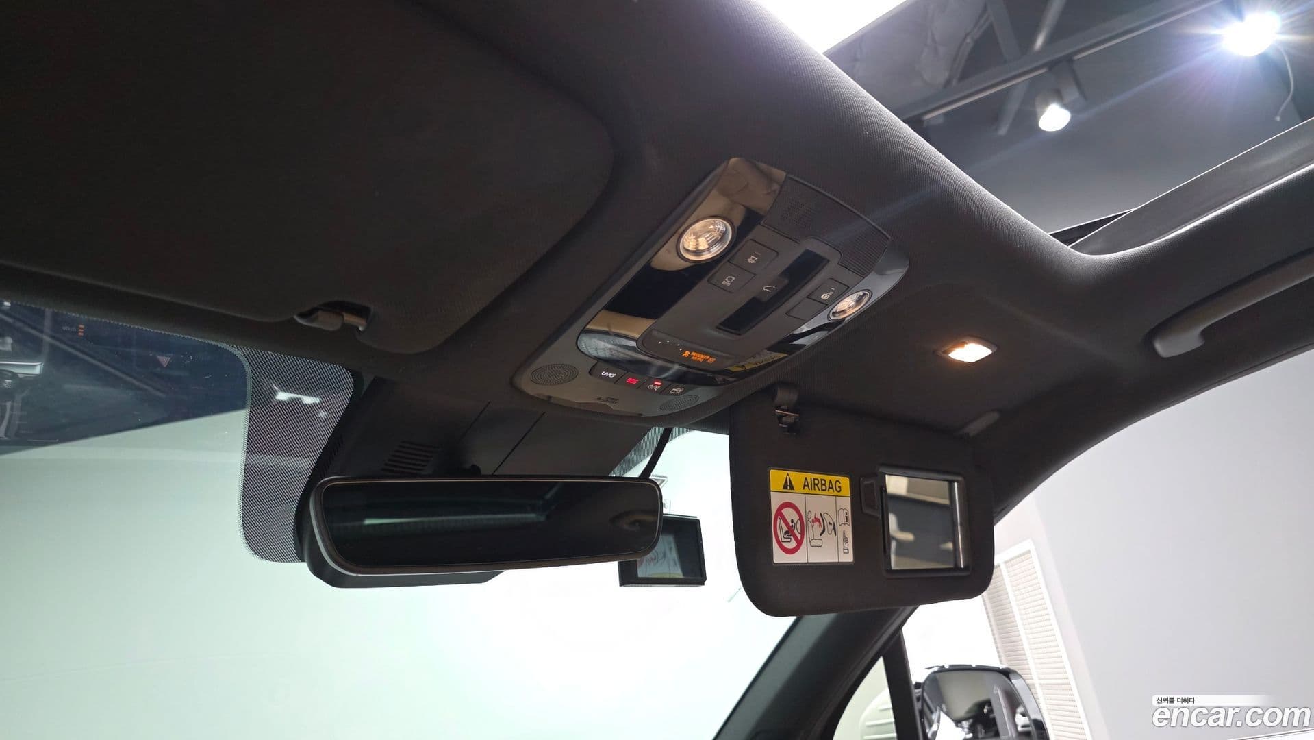 Main__Slider__Photo:Sorento Kia 2021.0-18