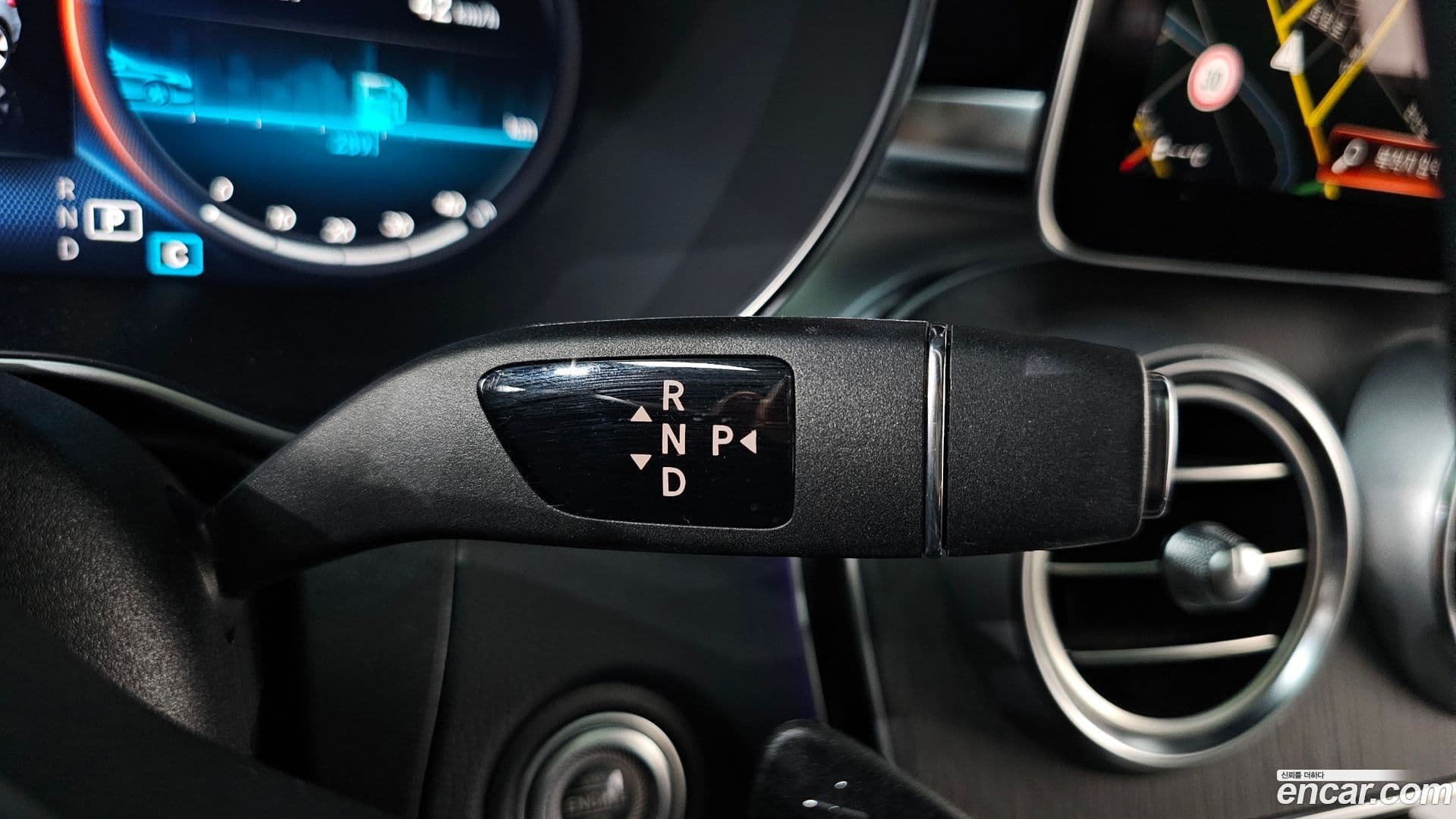 Main__Slider__Photo:GLC-Class Mercedes-Benz 2023.4-8