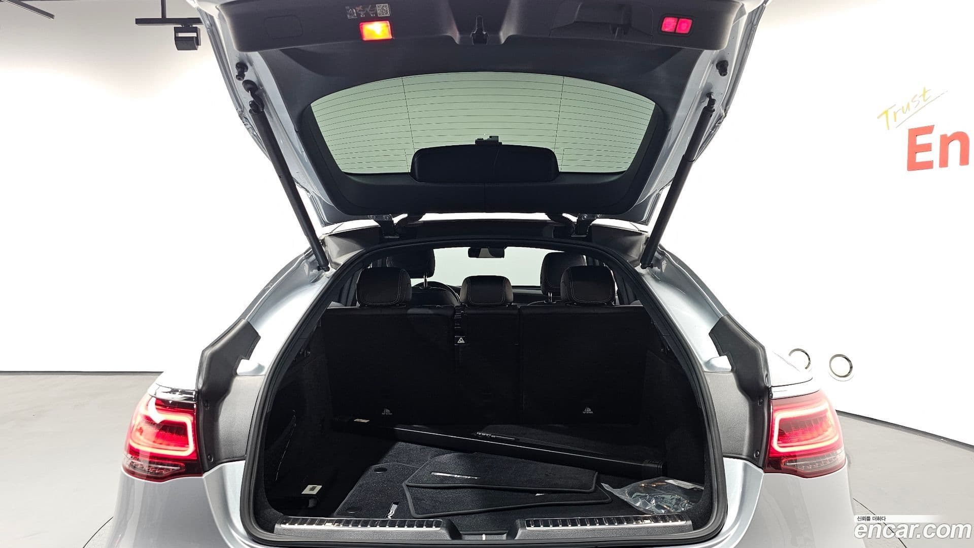 Main__Slider__Photo:GLC-Class Mercedes-Benz 2023.4-19