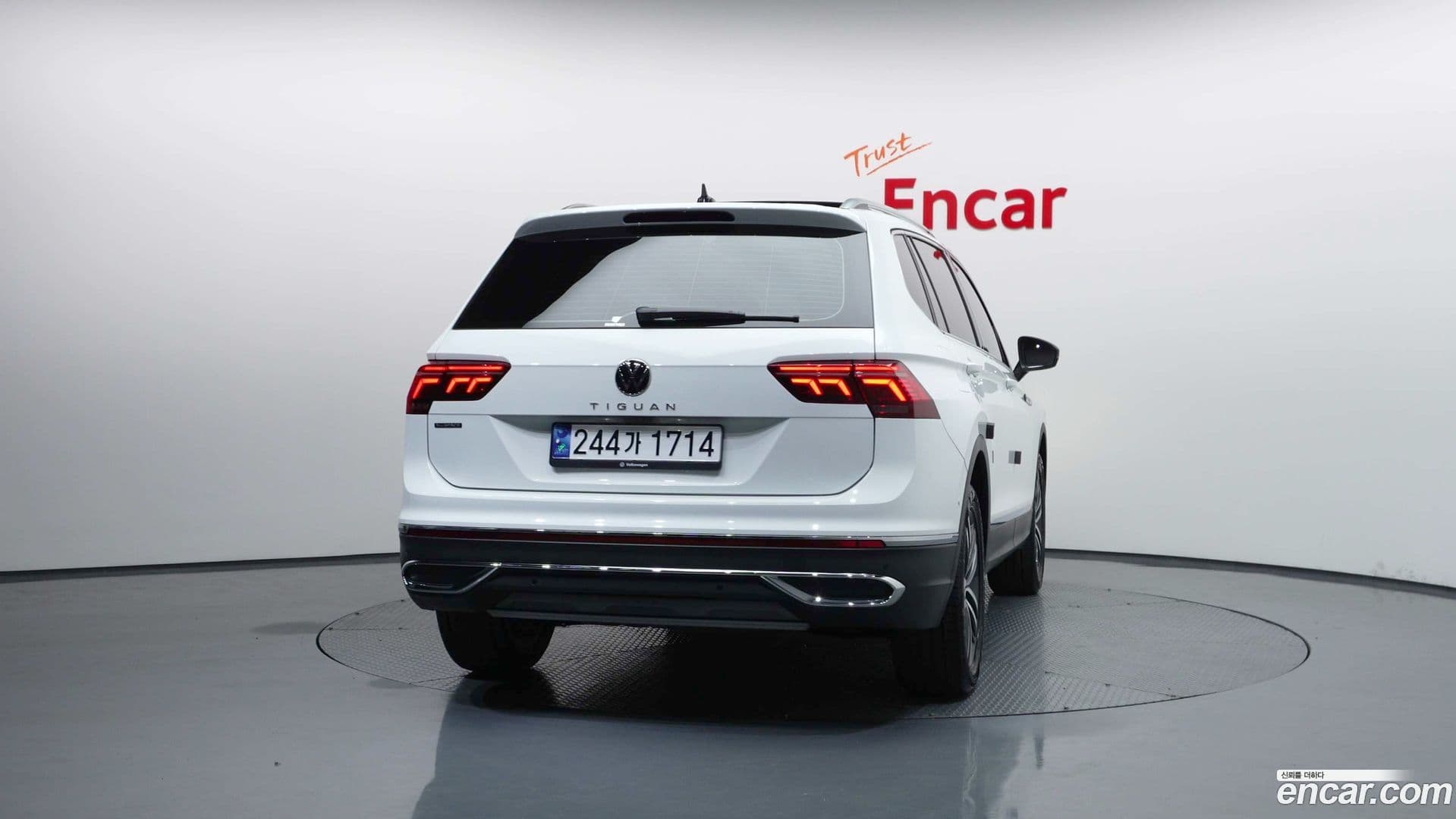 Main__Slider__Photo:Tiguan Volkswagen 2024.6-3