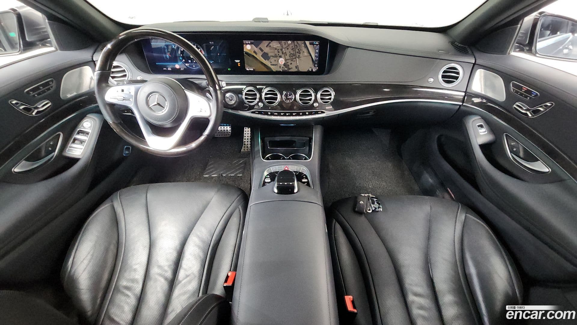 Main__Slider__Photo:S-Class Mercedes-Benz 2020.11-6