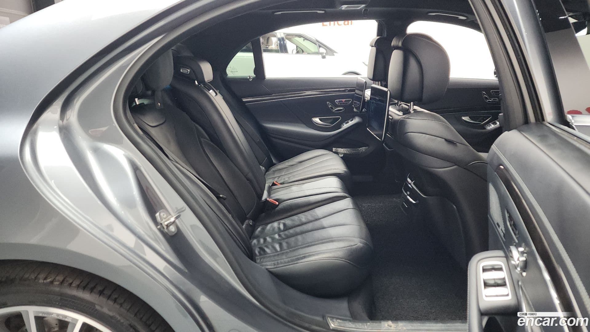 Main__Slider__Photo:S-Class Mercedes-Benz 2020.11-11