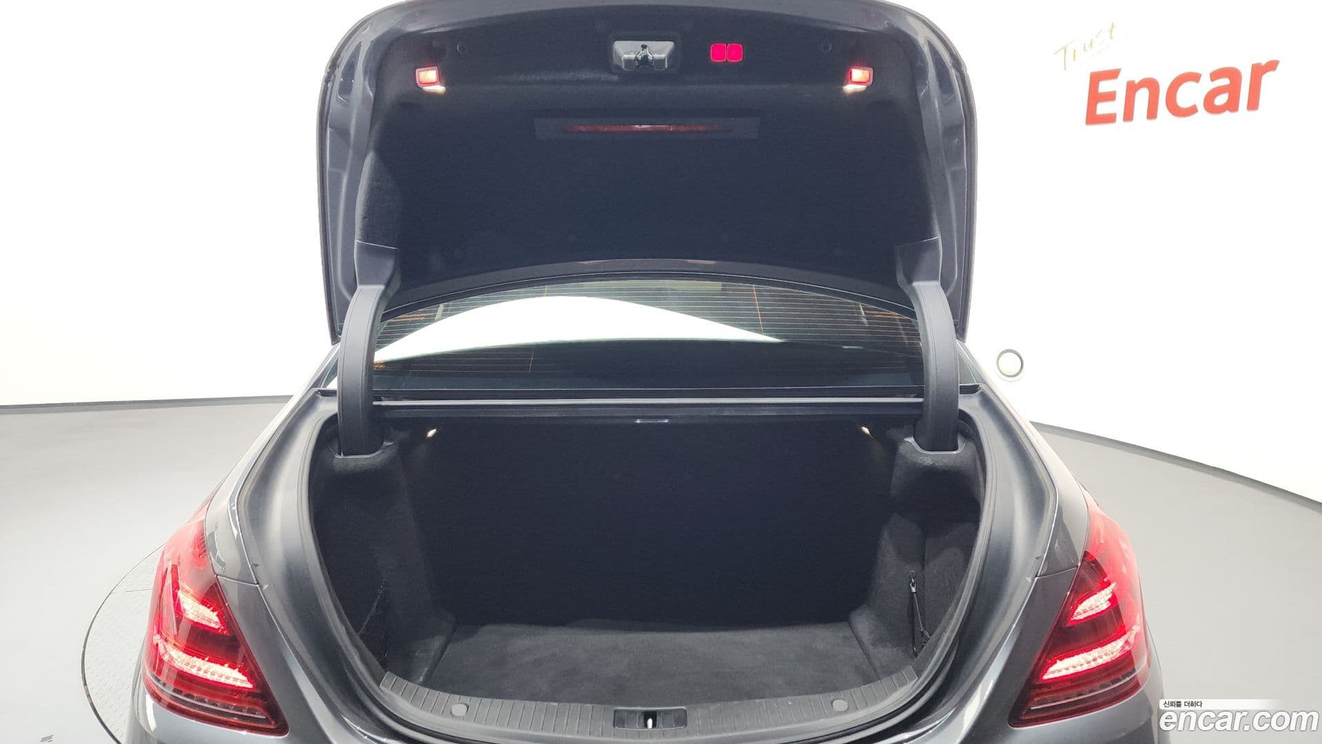 Main__Slider__Photo:S-Class Mercedes-Benz 2020.11-19