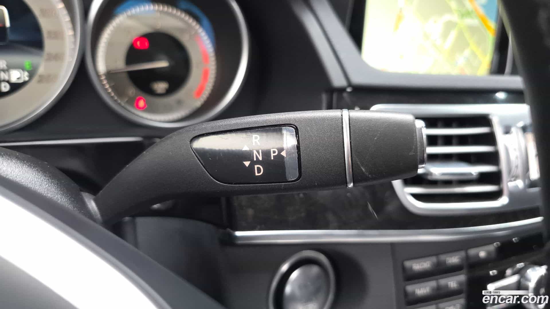 E-Class Mercedes-Benz 2013.11-INNER-009