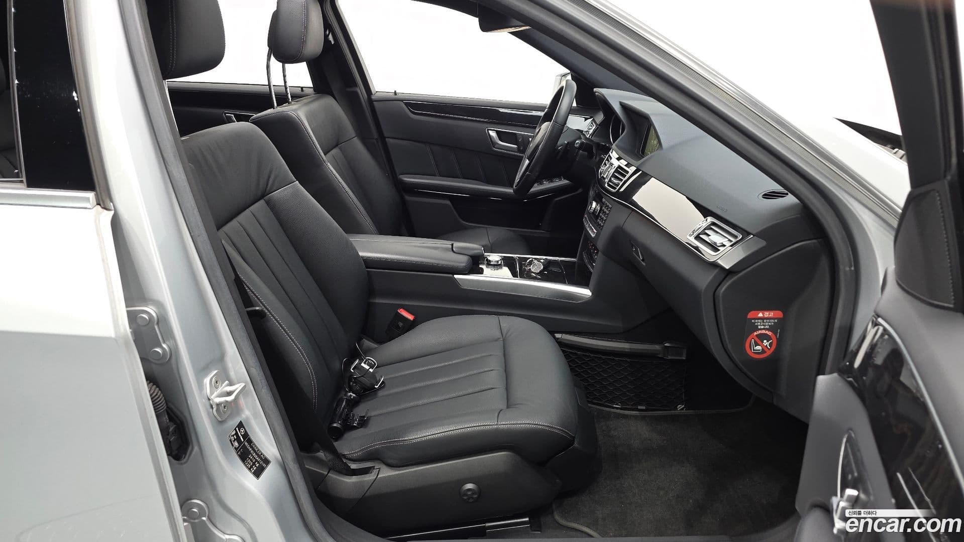 Main__Slider__Photo:E-Class Mercedes-Benz 2013.11-9