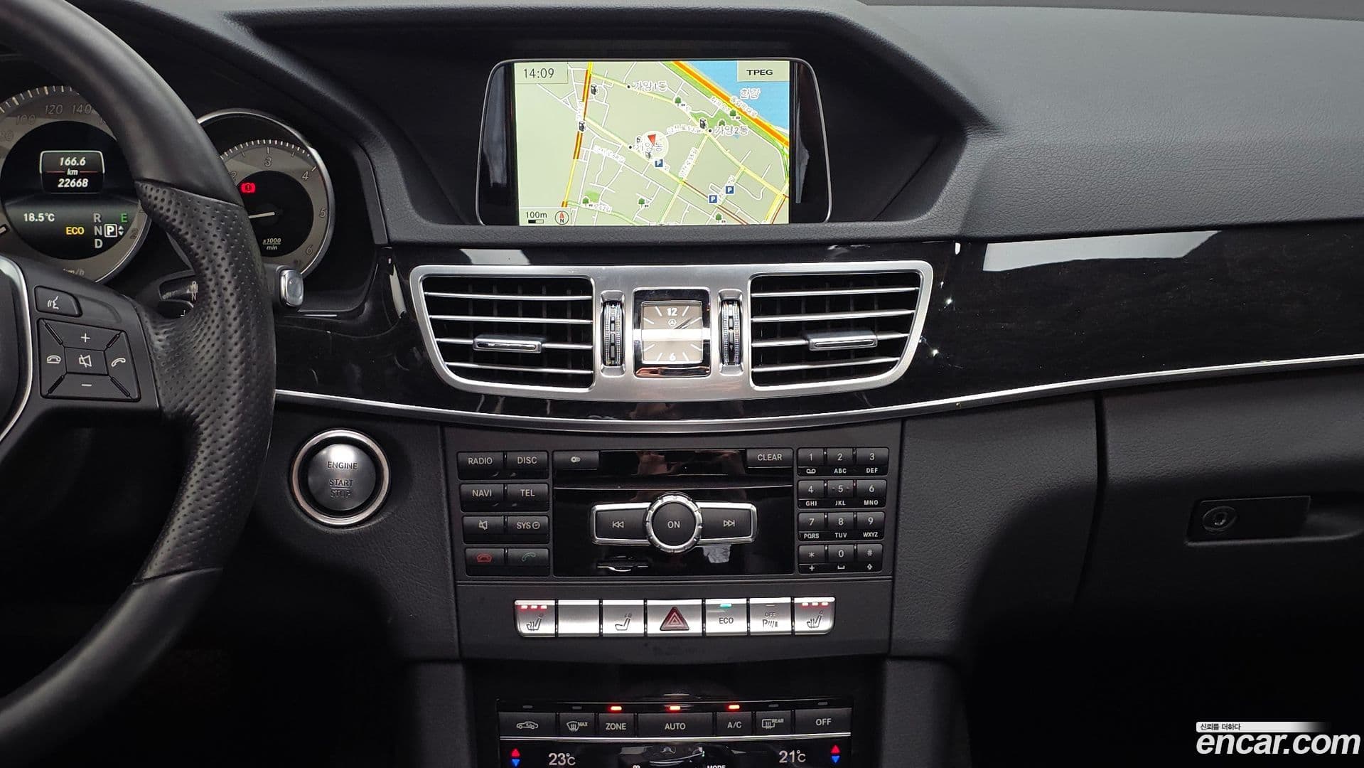 Main__Slider__Photo:E-Class Mercedes-Benz 2013.11-13