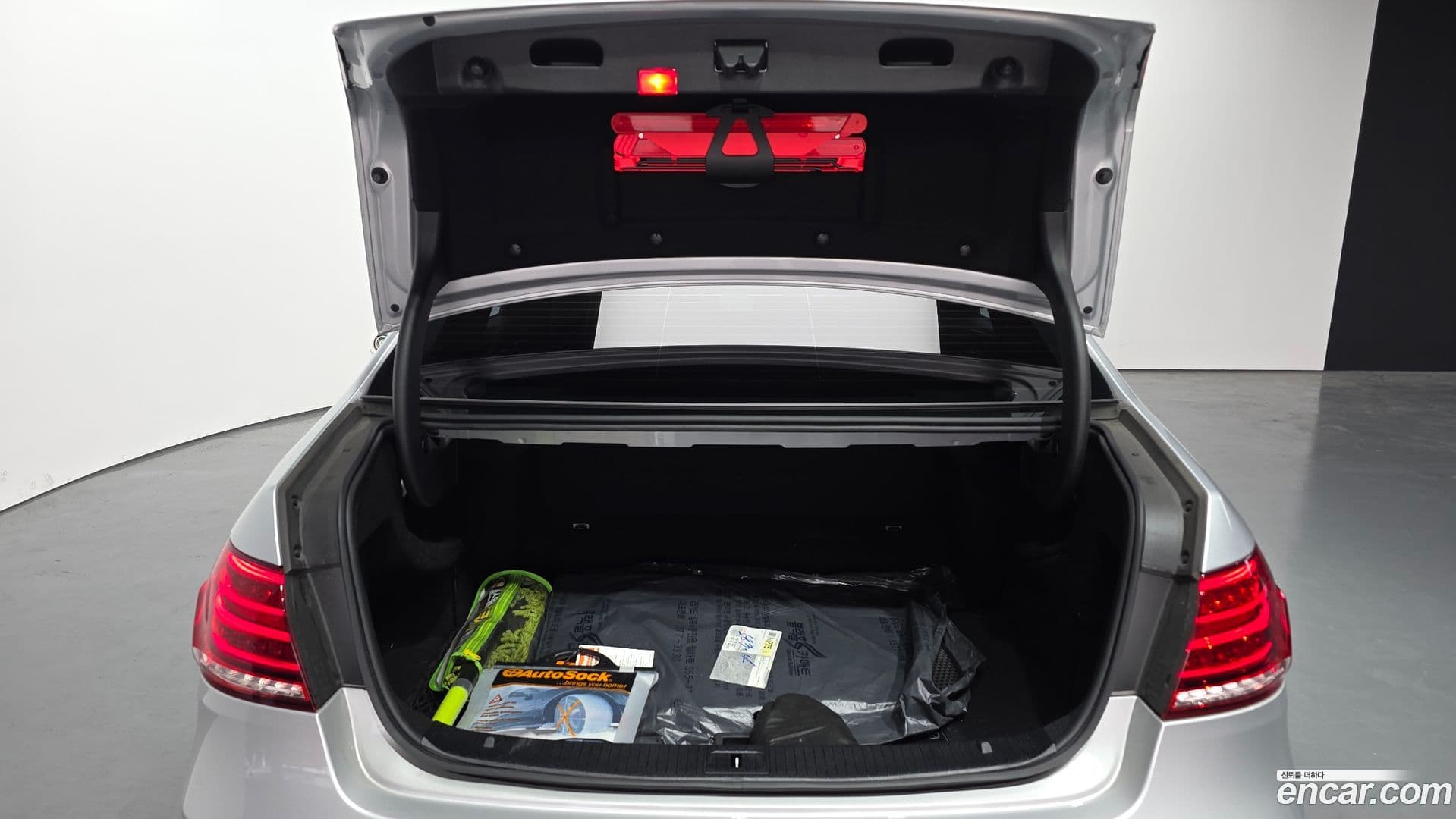 Main__Slider__Photo:E-Class Mercedes-Benz 2013.11-19