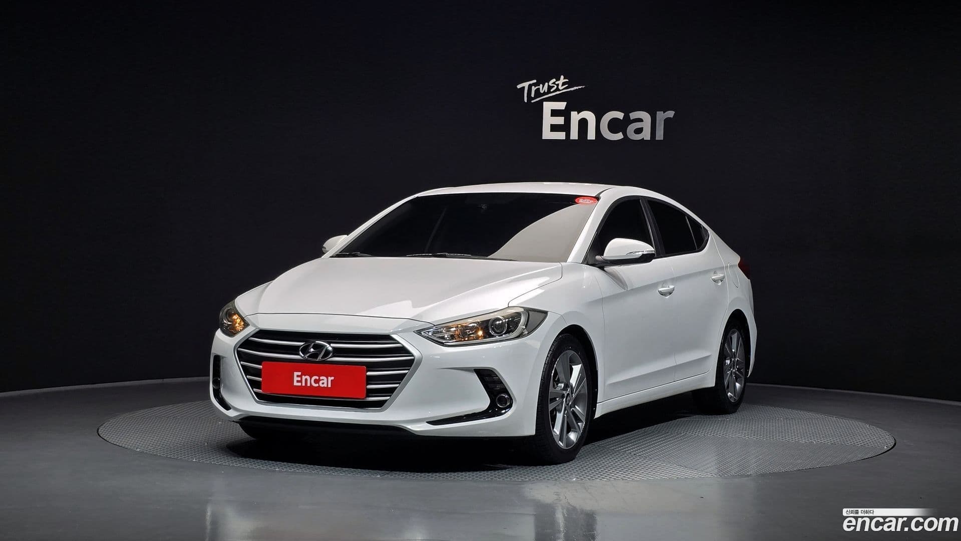 Main__Slider__Photo:AVANTE Hyundai 2017.10-0