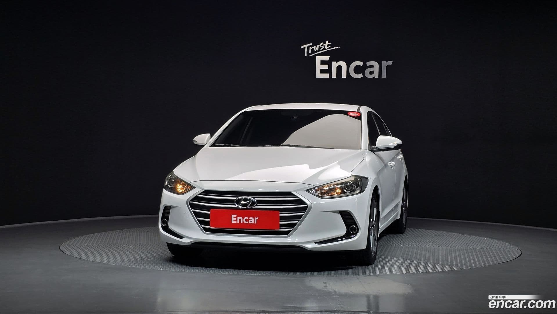 Main__Slider__Photo:AVANTE Hyundai 2017.10-2