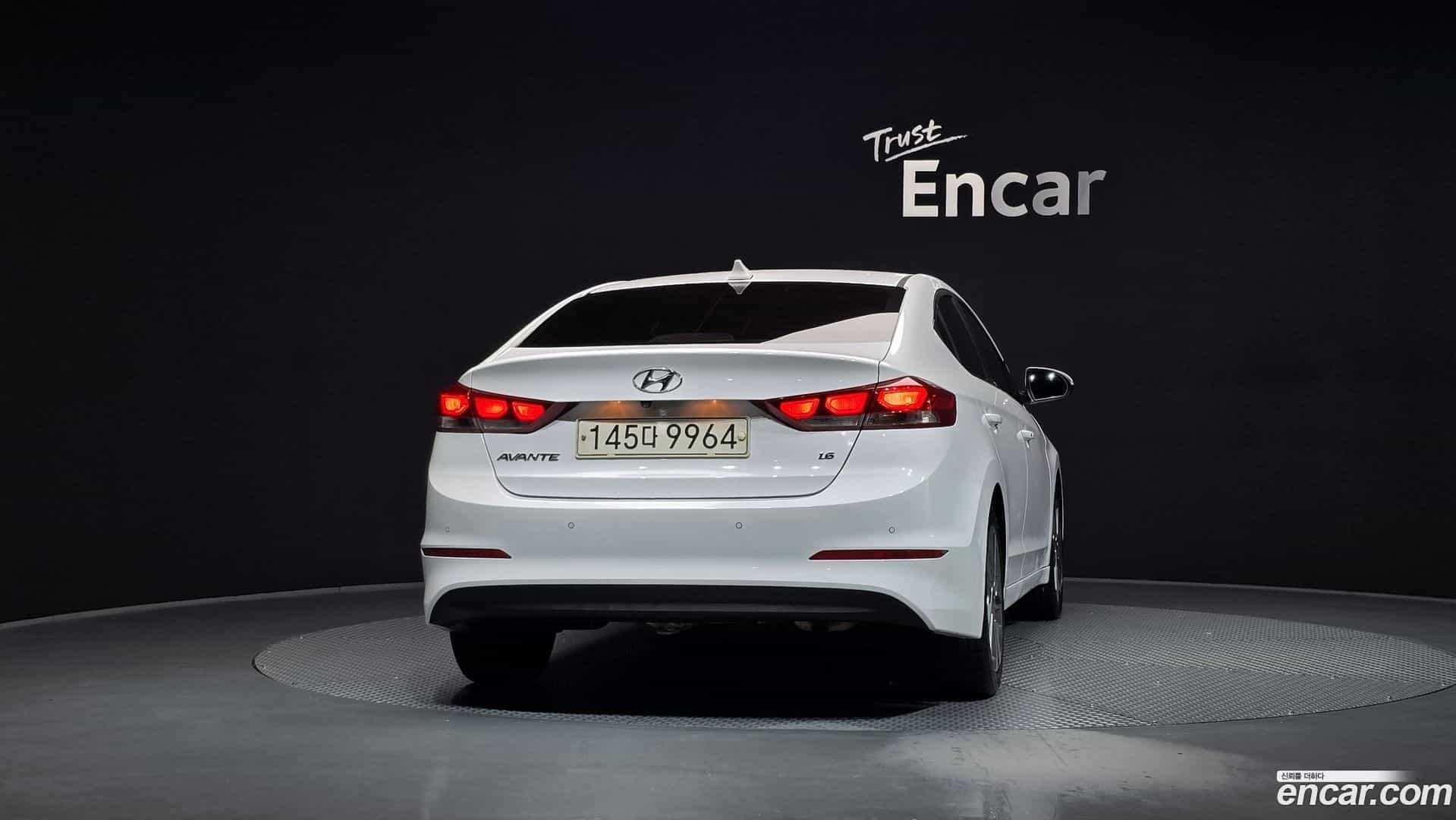 AVANTE Hyundai 2017.10-OUTER-004