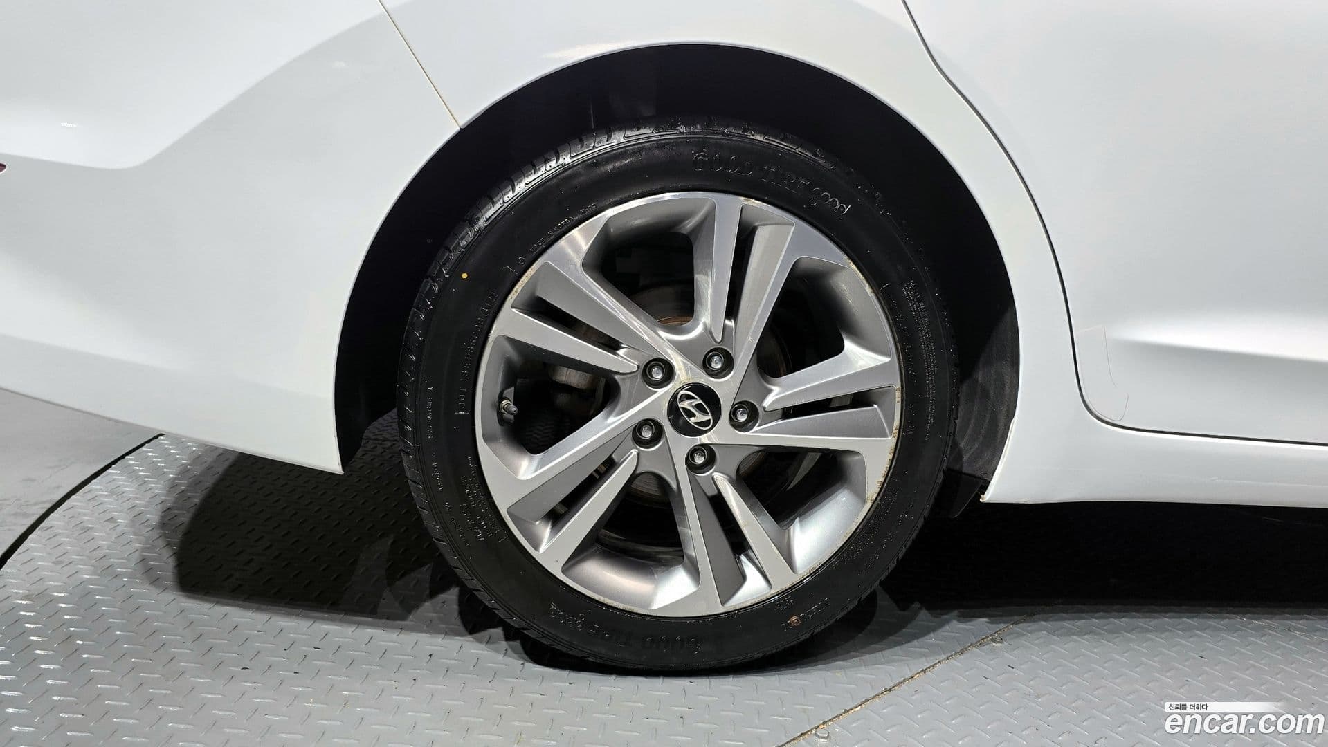 Main__Slider__Photo:AVANTE Hyundai 2017.10-4