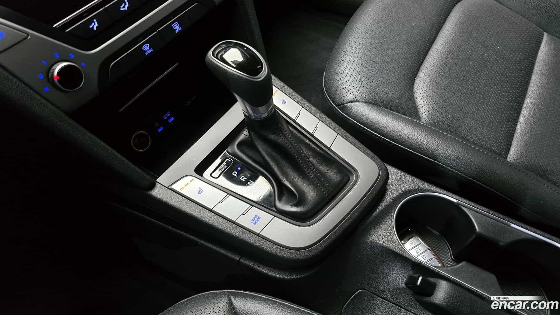 AVANTE Hyundai 2017.10-INNER-009