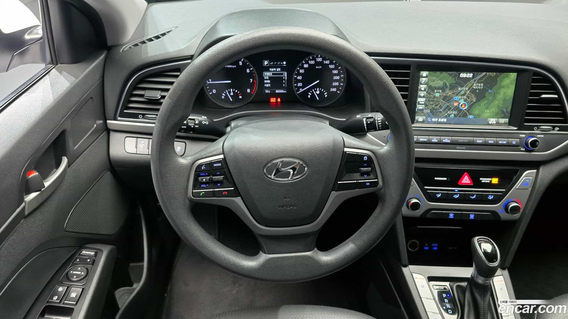 AVANTE Hyundai 2017.10-OPTION-017