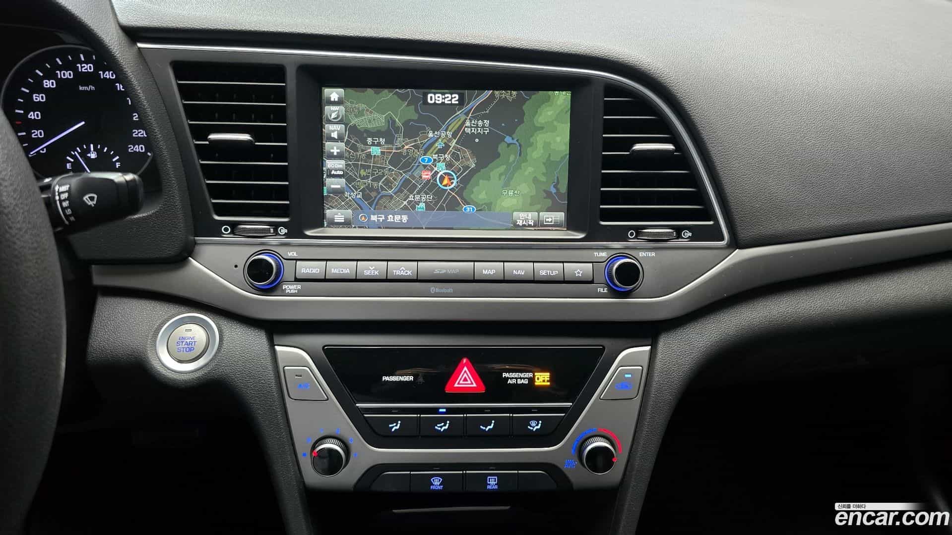 AVANTE Hyundai 2017.10-OPTION-021