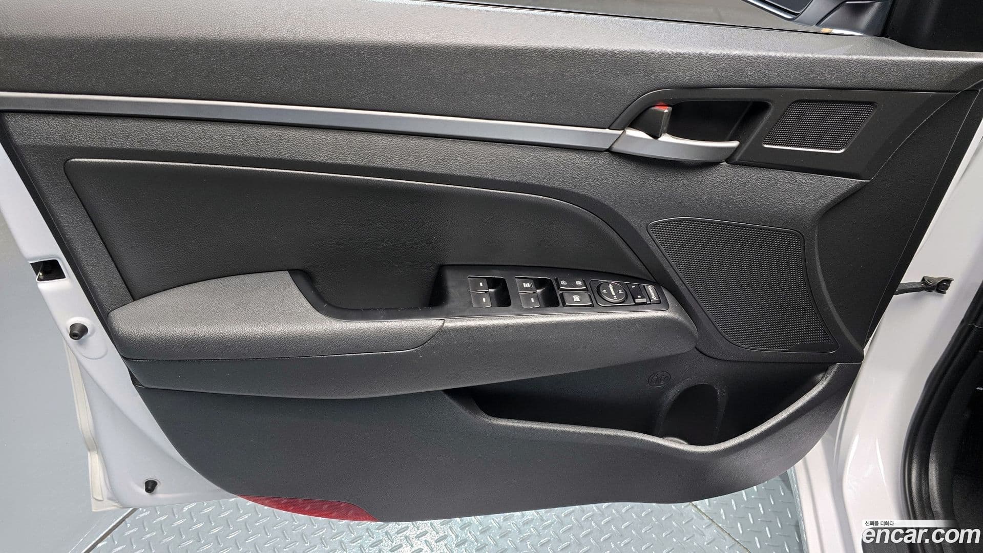 Main__Slider__Photo:AVANTE Hyundai 2017.10-17