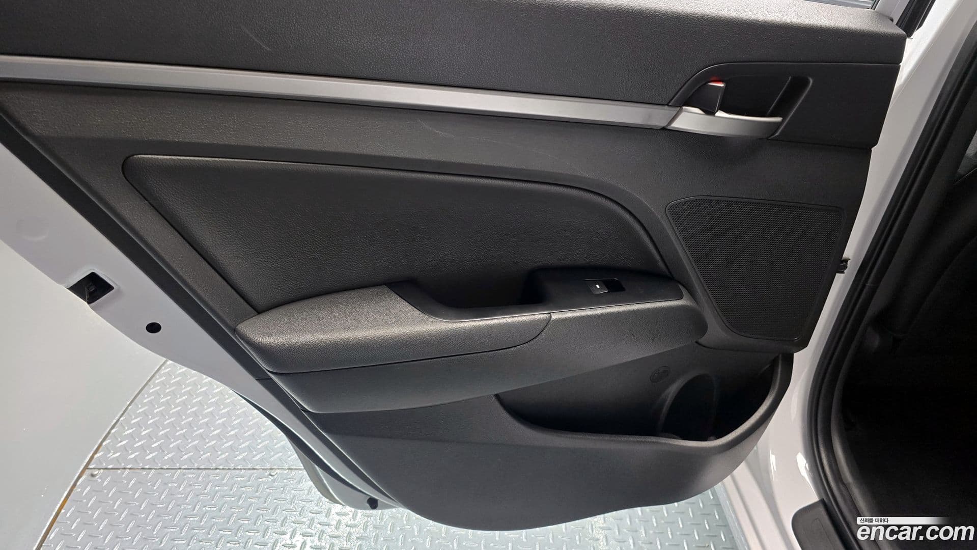 Main__Slider__Photo:AVANTE Hyundai 2017.10-18