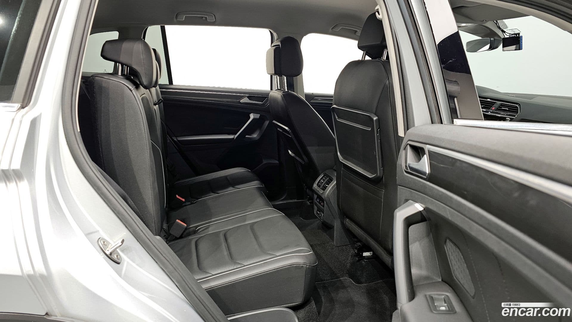 Main__Slider__Photo:Tiguan Volkswagen 2020.5-10