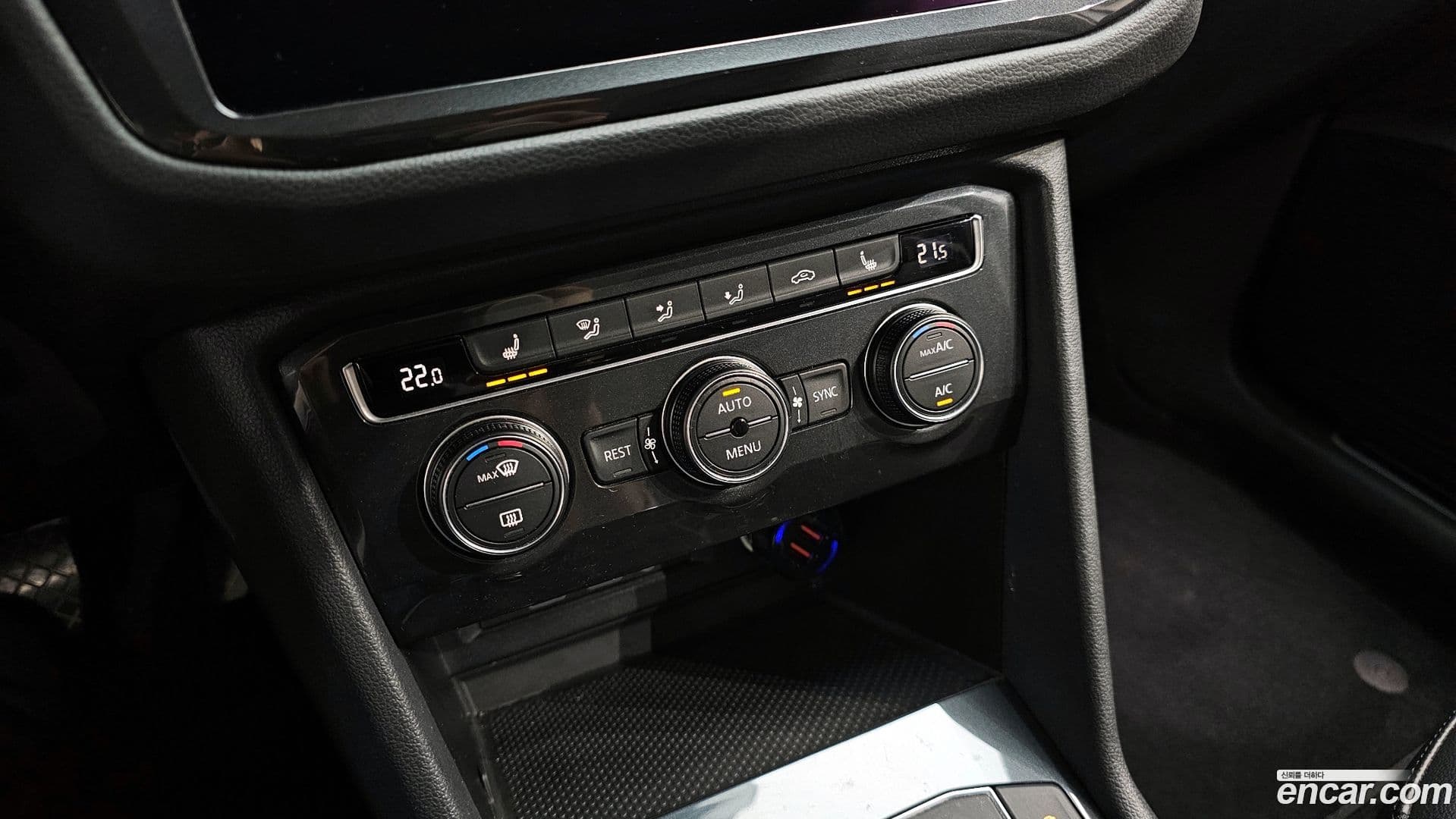 Main__Slider__Photo:Tiguan Volkswagen 2020.5-16