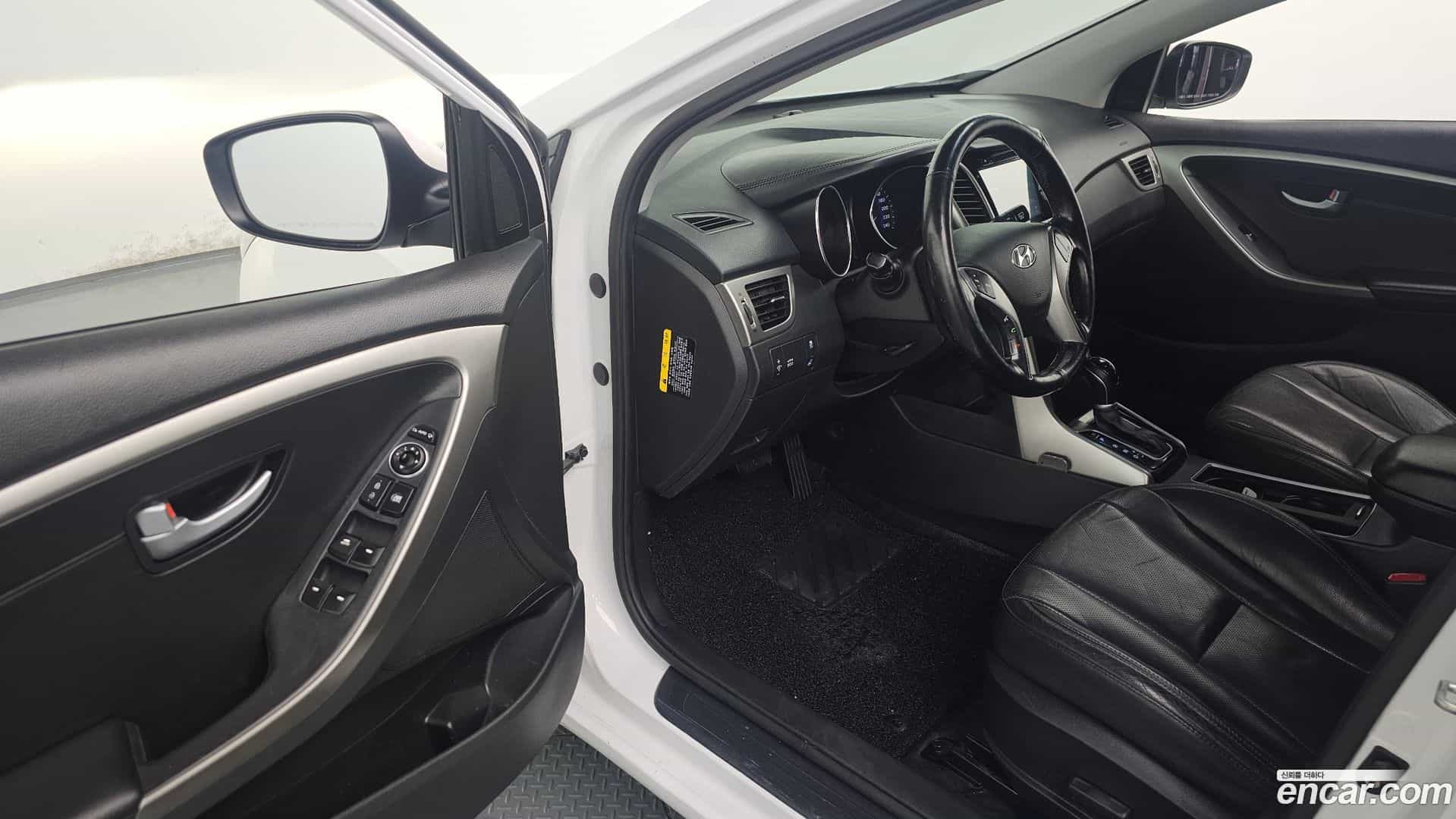 i30 Hyundai 2013.5-INNER-010