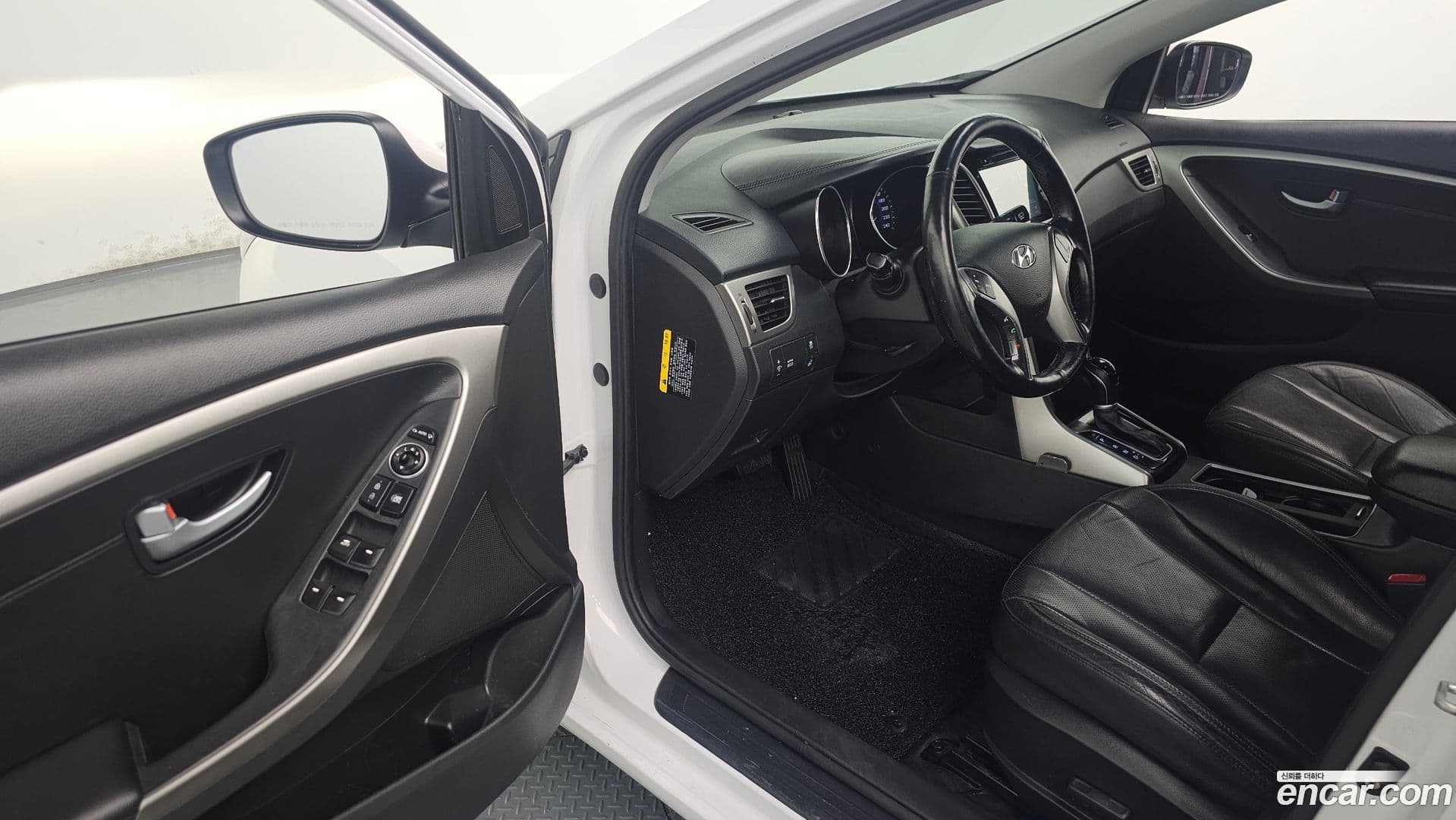 Main__Slider__Photo:i30 Hyundai 2013.5-9