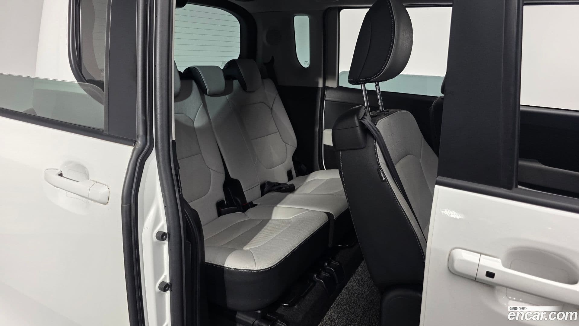 Main__Slider__Photo:RAY Kia 2022.11-11