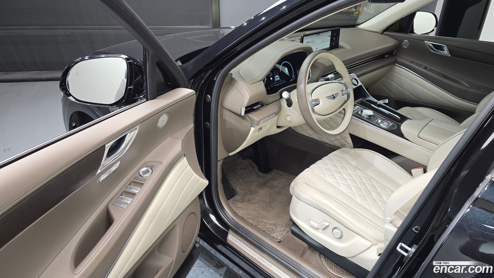 Main__Slider__Photo:GV80 Genesis 2023.5-9