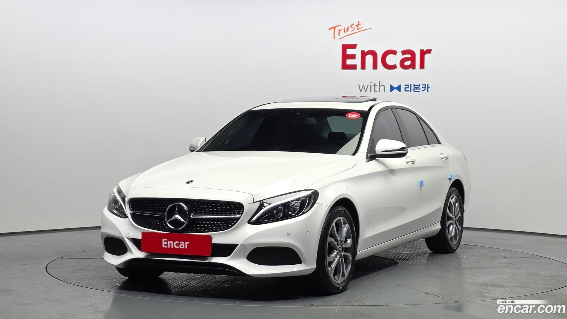 Main__Slider__Photo:C-Class Mercedes-Benz 2018.1-0