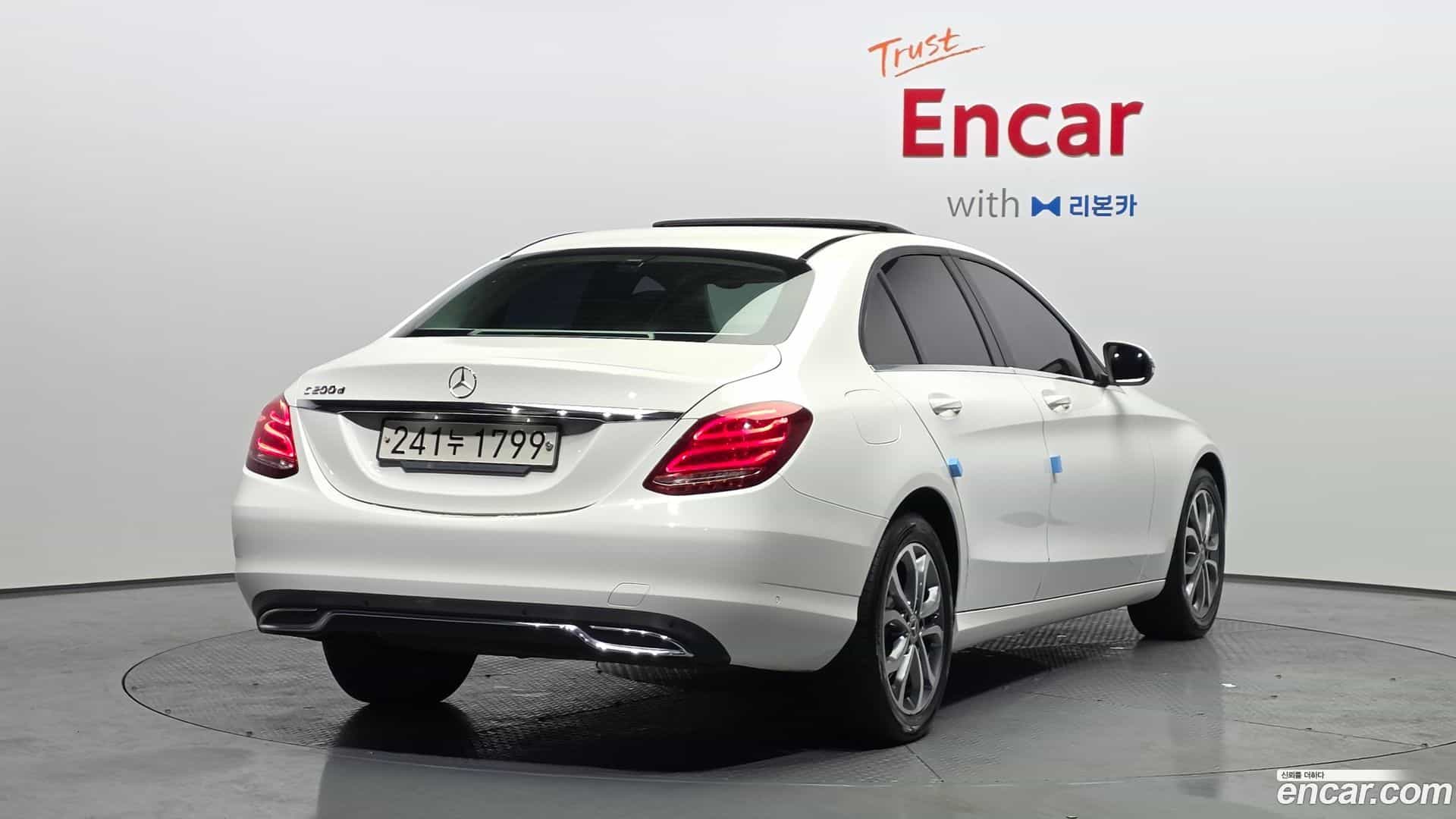 C-Class Mercedes-Benz 2018.1-OUTER-002