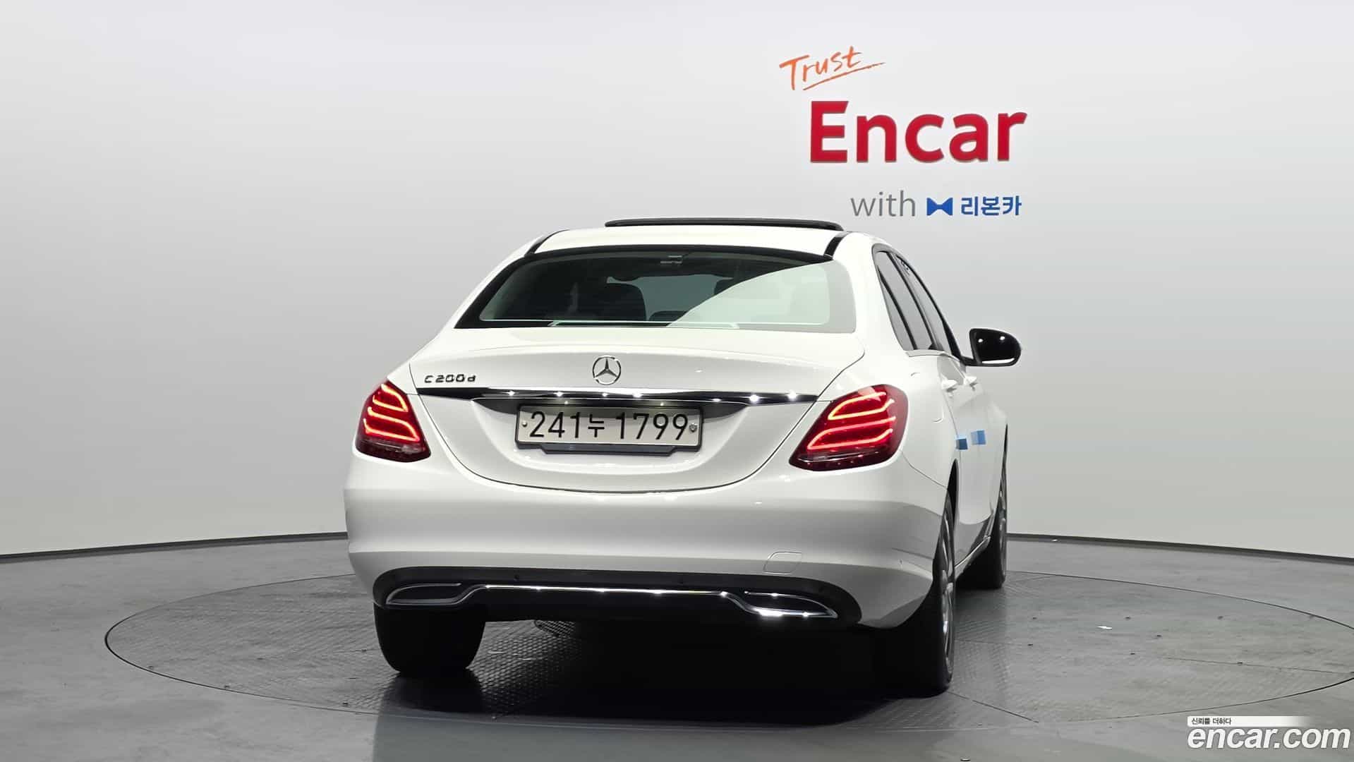 C-Class Mercedes-Benz 2018.1-OUTER-004