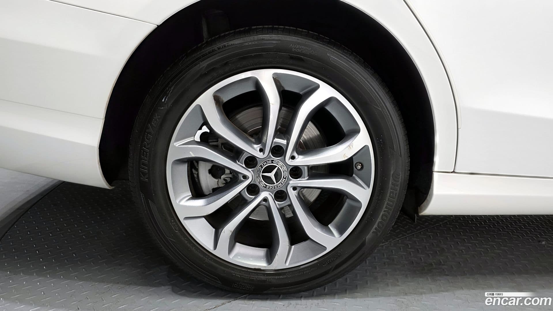 Main__Slider__Photo:C-Class Mercedes-Benz 2018.1-4