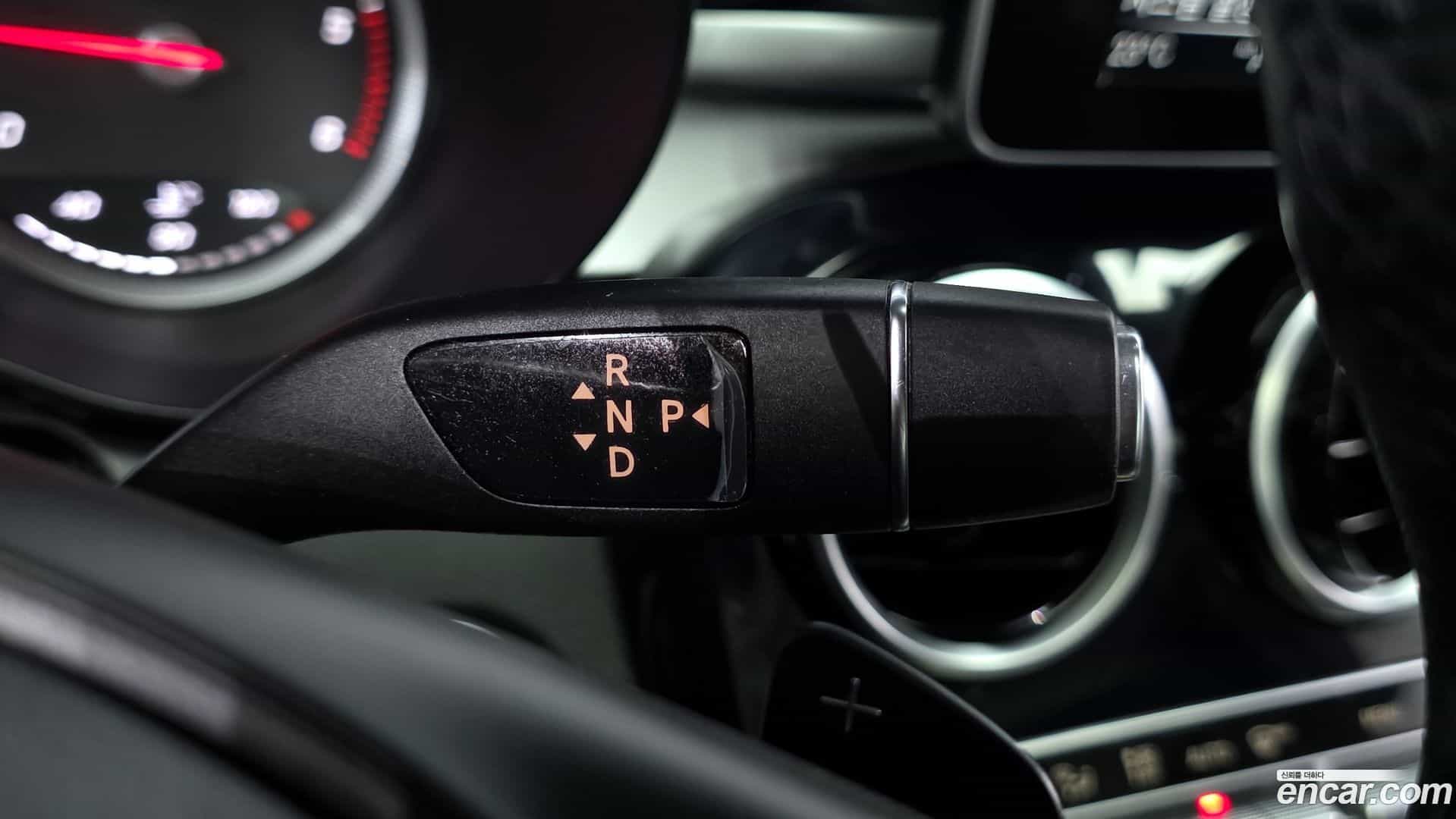 C-Class Mercedes-Benz 2018.1-INNER-009