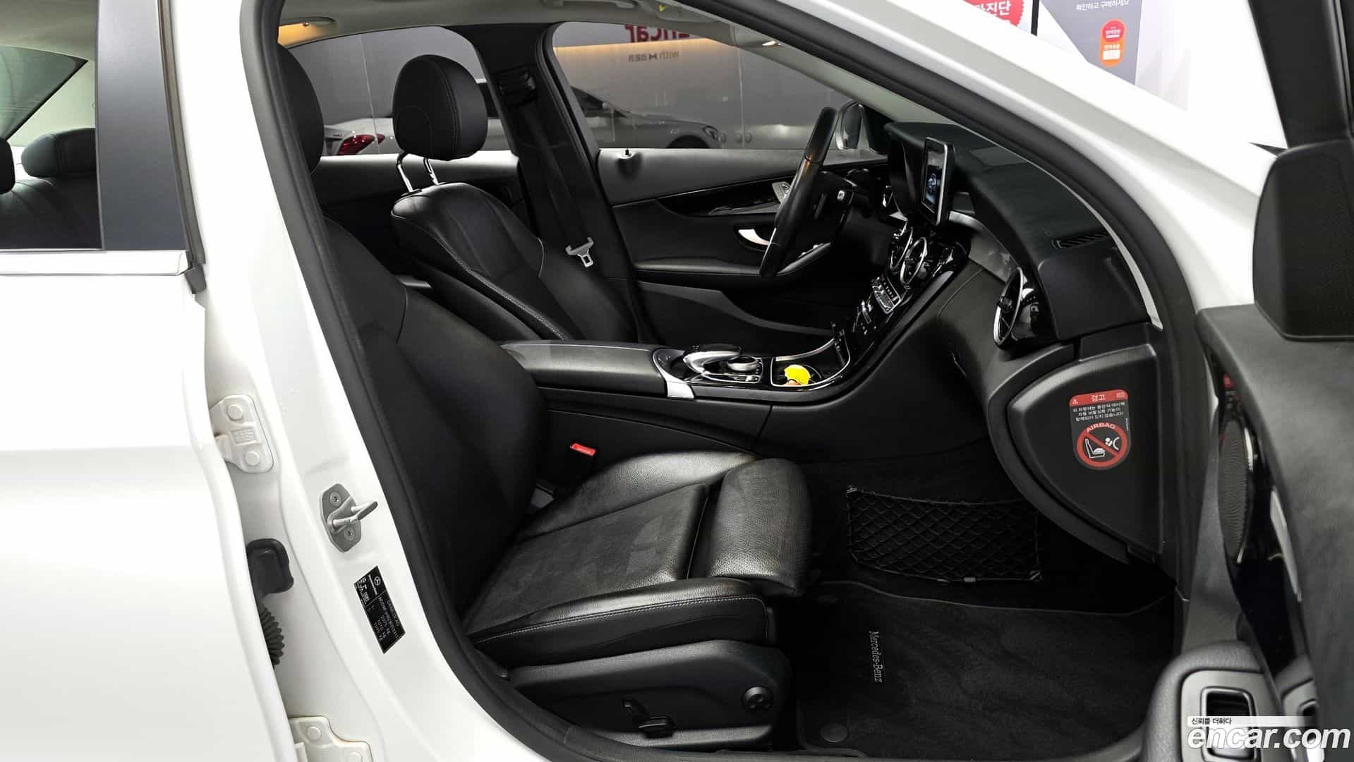 C-Class Mercedes-Benz 2018.1-OPTION-015