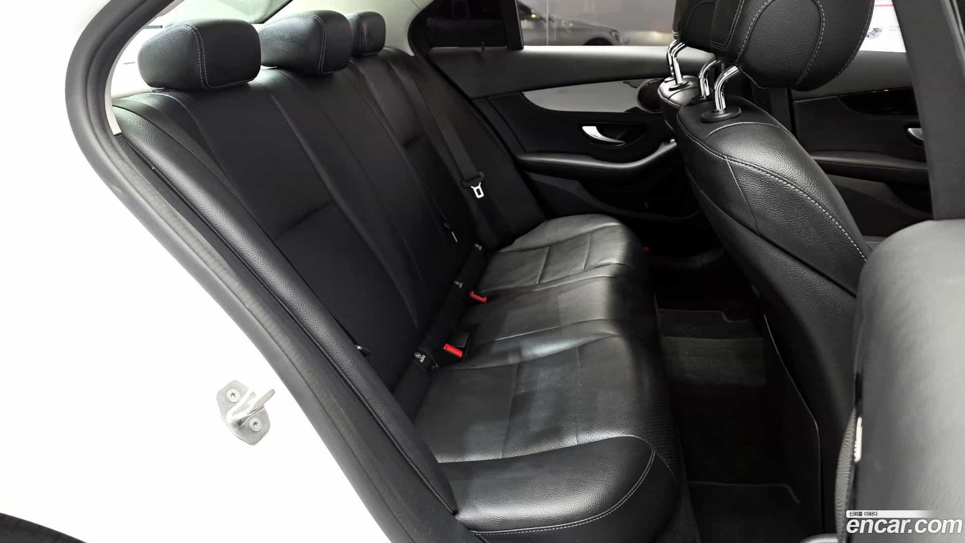 C-Class Mercedes-Benz 2018.1-OPTION-016