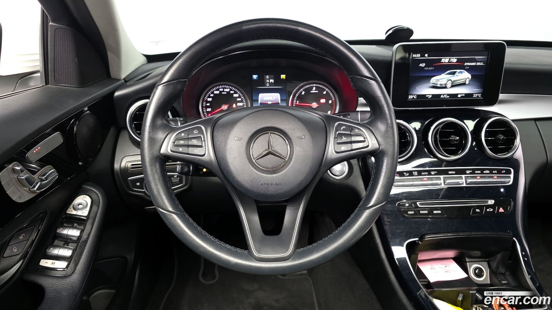 Main__Slider__Photo:C-Class Mercedes-Benz 2018.1-12