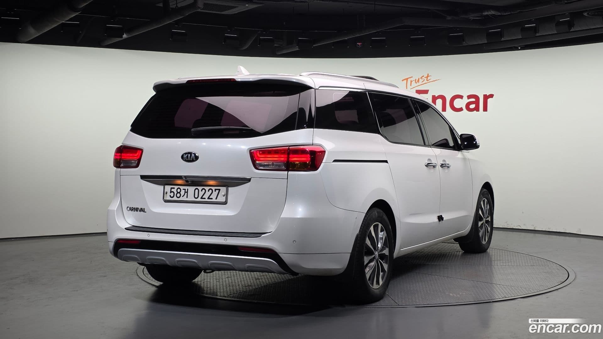 Main__Slider__Photo:Canival Kia 2016.11-1