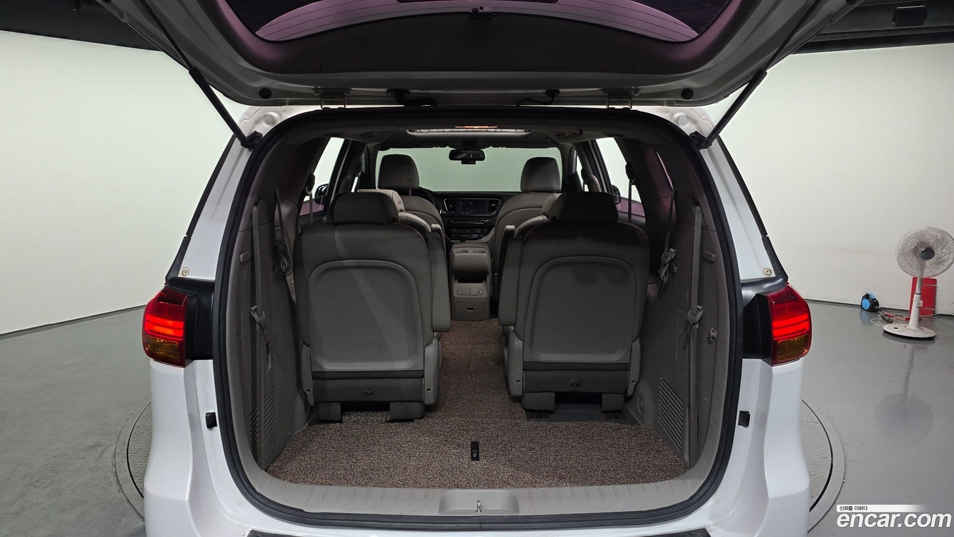 Main__Slider__Photo:Canival Kia 2016.11-19