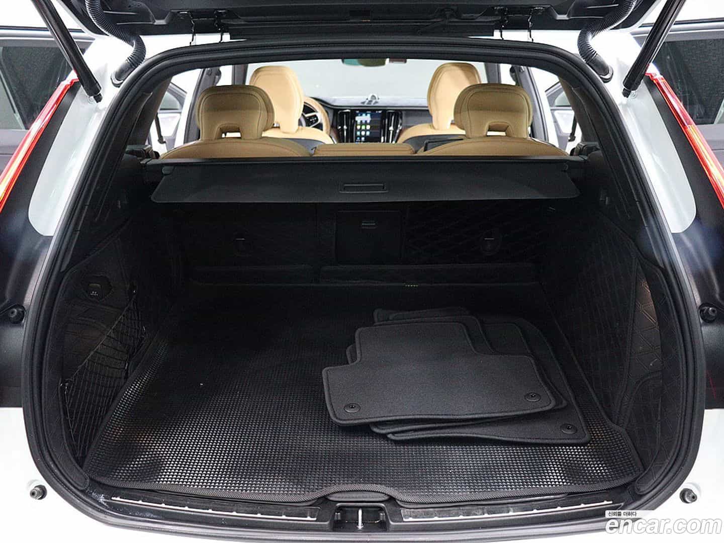 XC60 Volvo 2024.1-OUTER-005