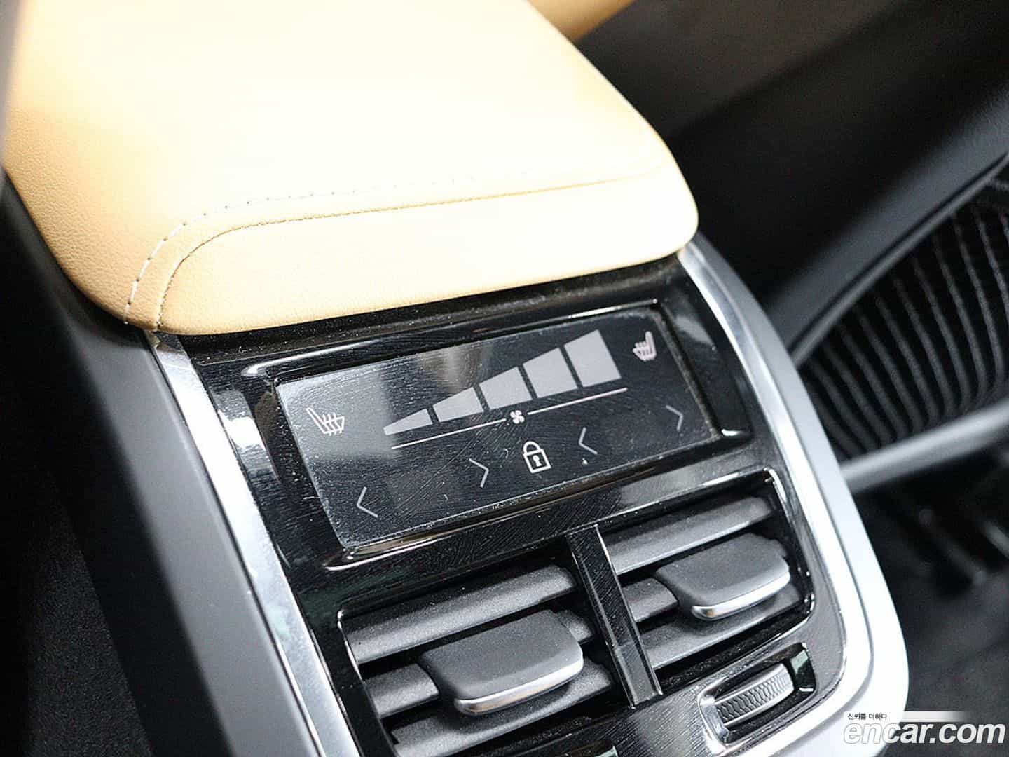 XC60 Volvo 2024.1-OPTION-017