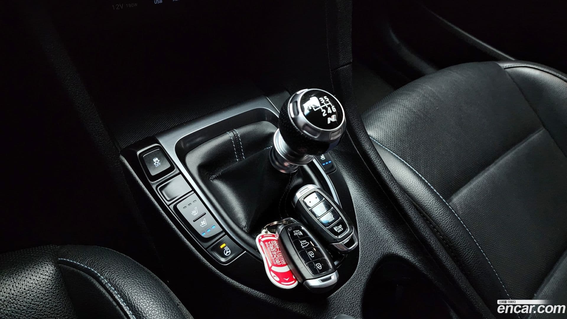 Main__Slider__Photo:Veloster Hyundai 2018.5-8