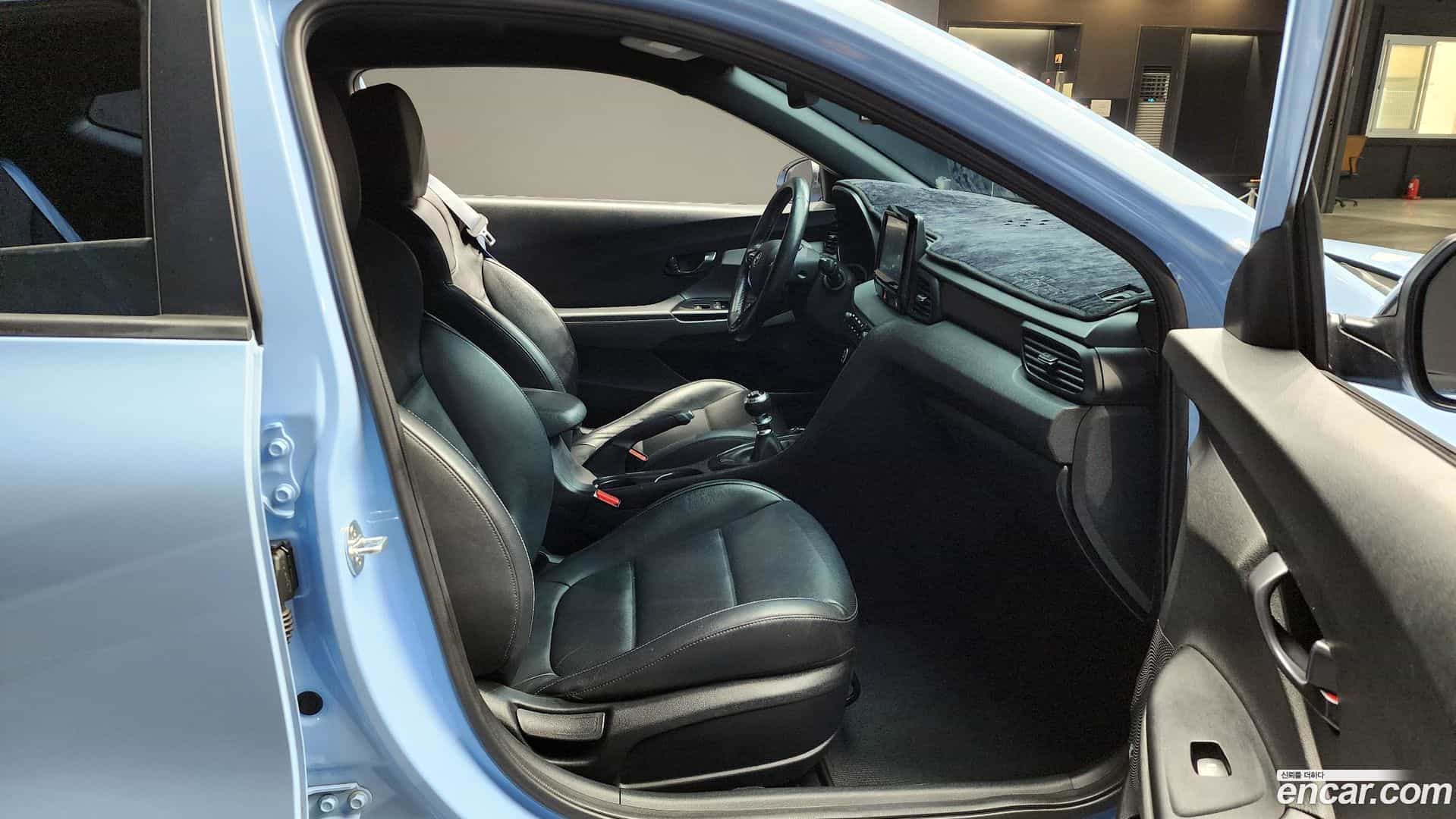 Veloster Hyundai 2018.5-INNER-010