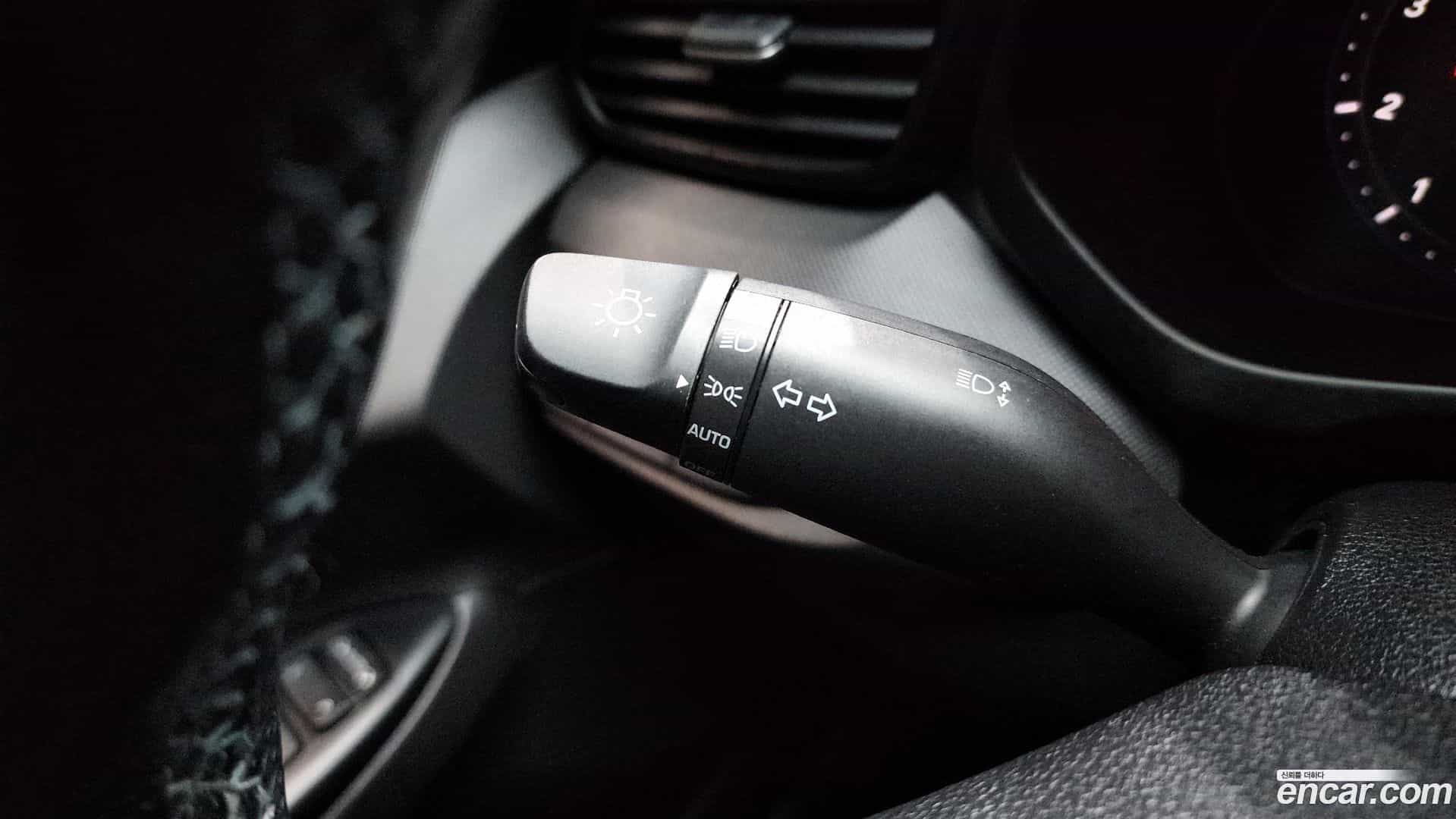 Veloster Hyundai 2018.5-OPTION-017