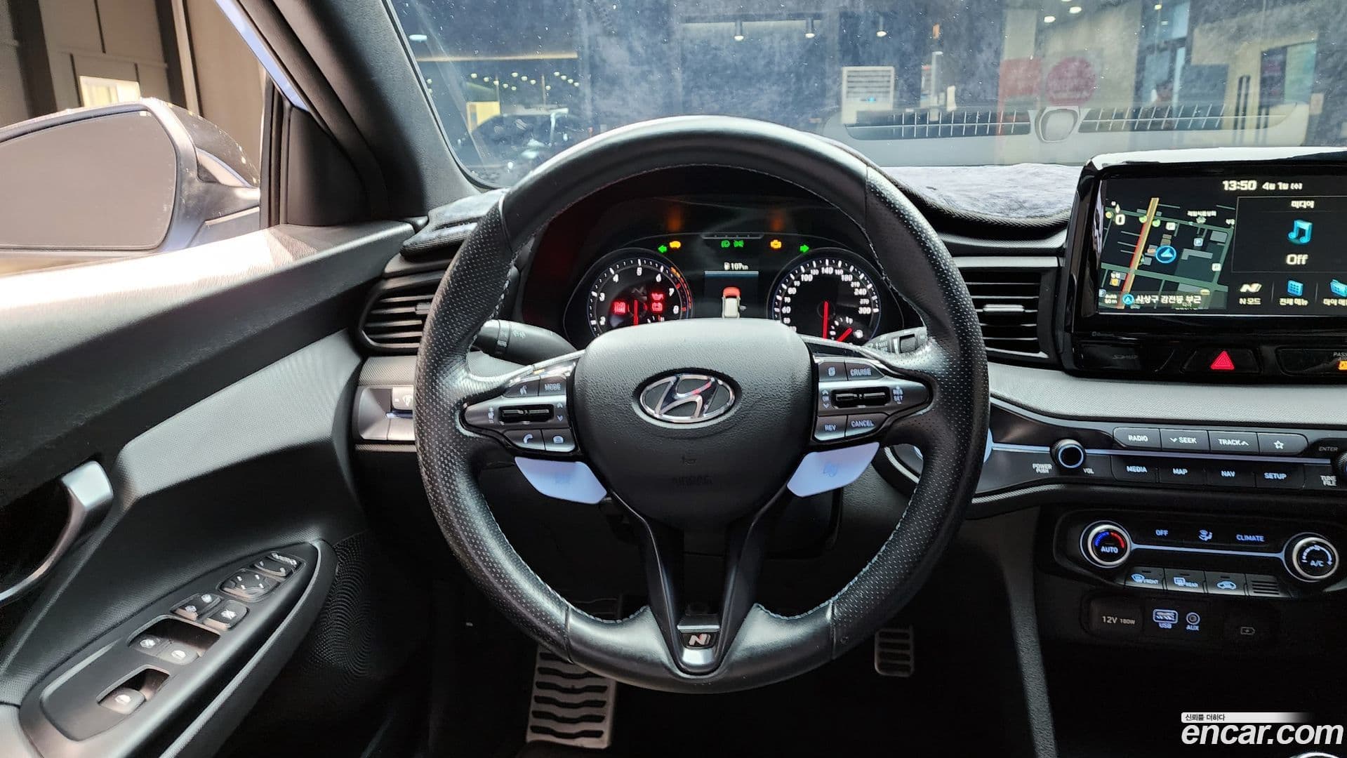 Main__Slider__Photo:Veloster Hyundai 2018.5-13