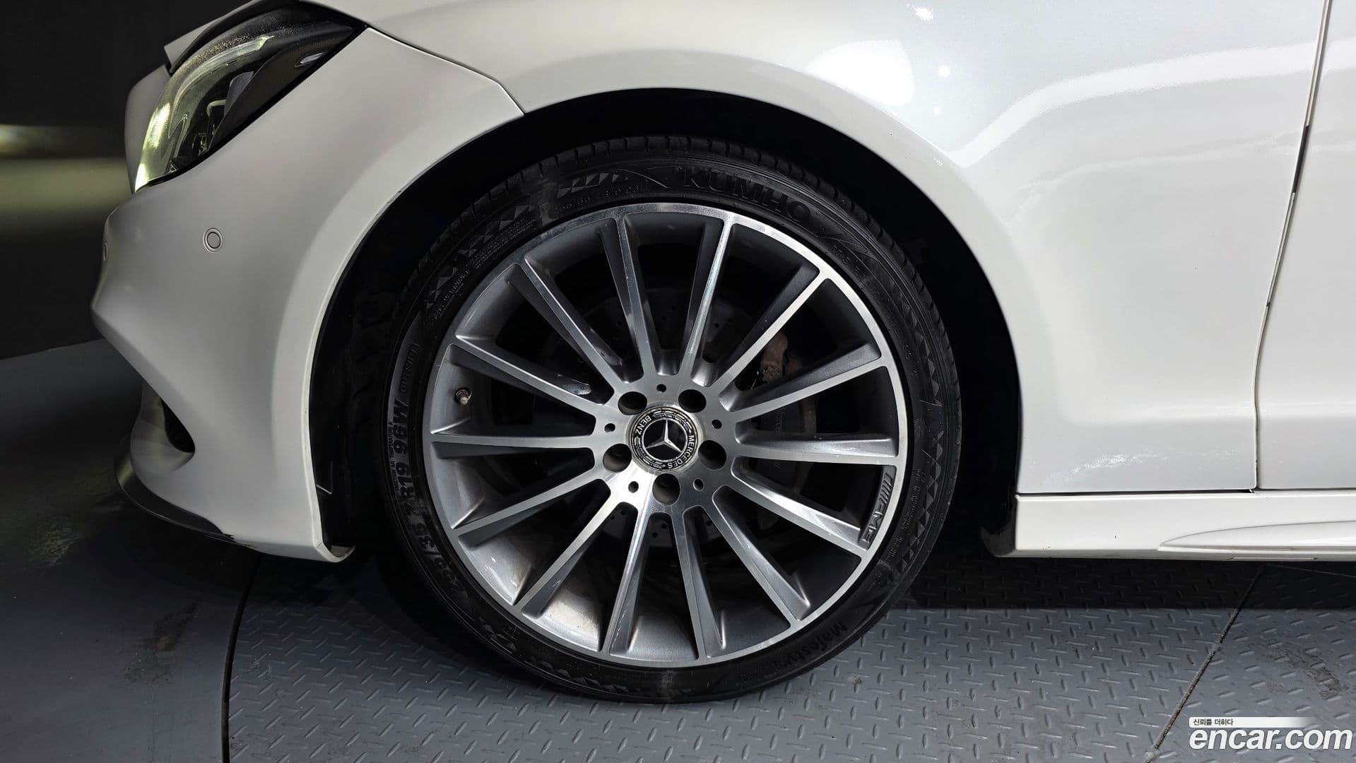 Main__Slider__Photo:CLS-Class Mercedes-Benz 2017.5-4