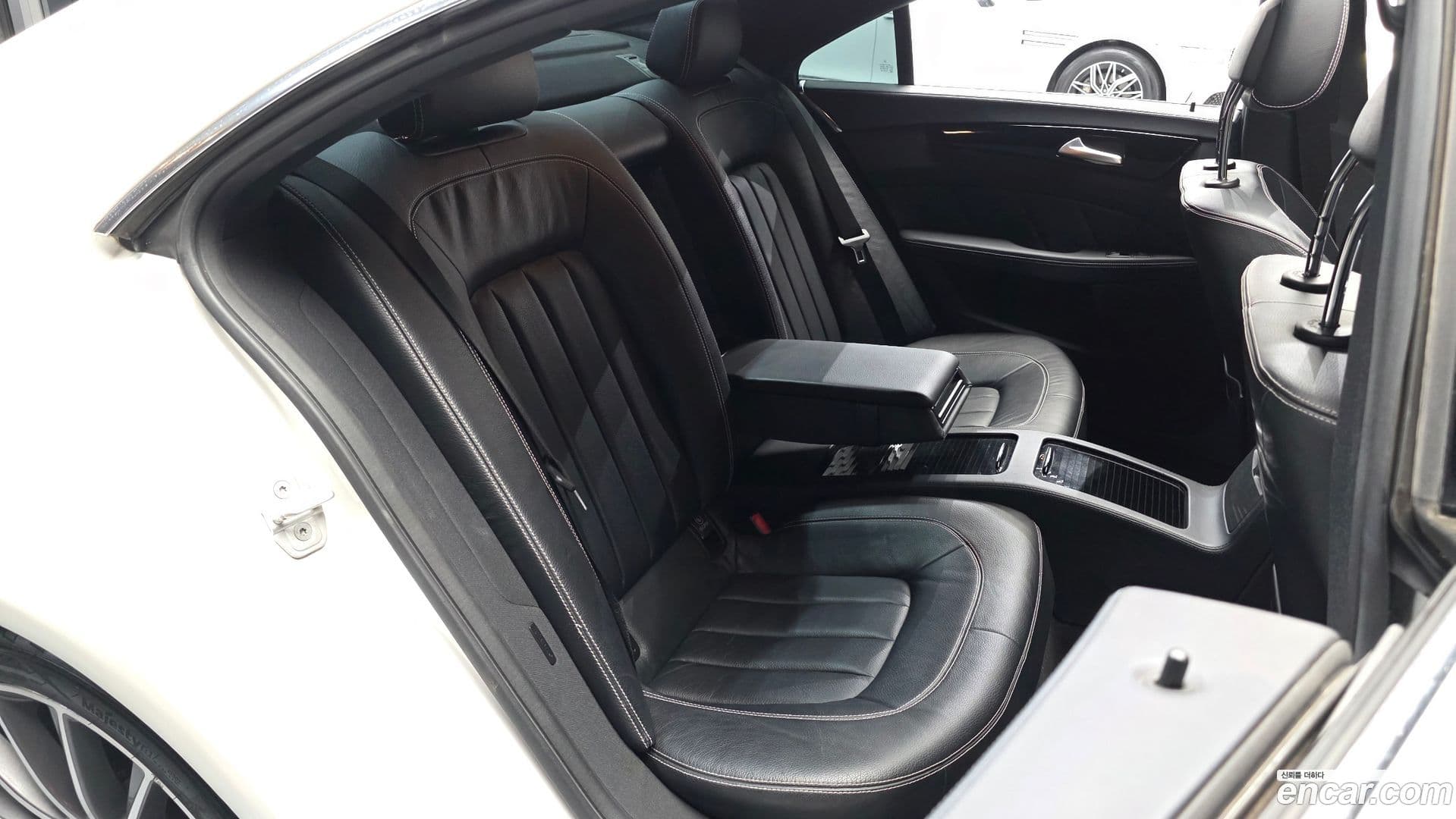 Main__Slider__Photo:CLS-Class Mercedes-Benz 2017.5-11