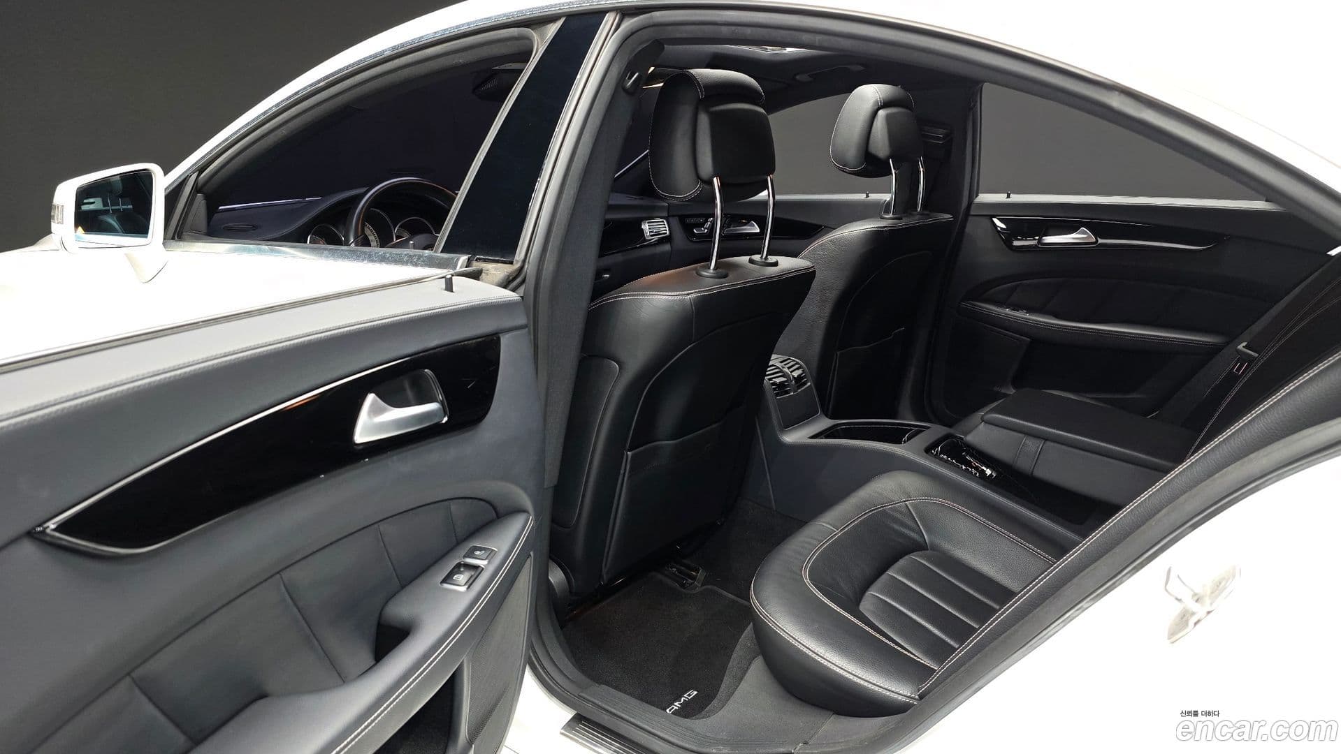 Main__Slider__Photo:CLS-Class Mercedes-Benz 2017.5-12